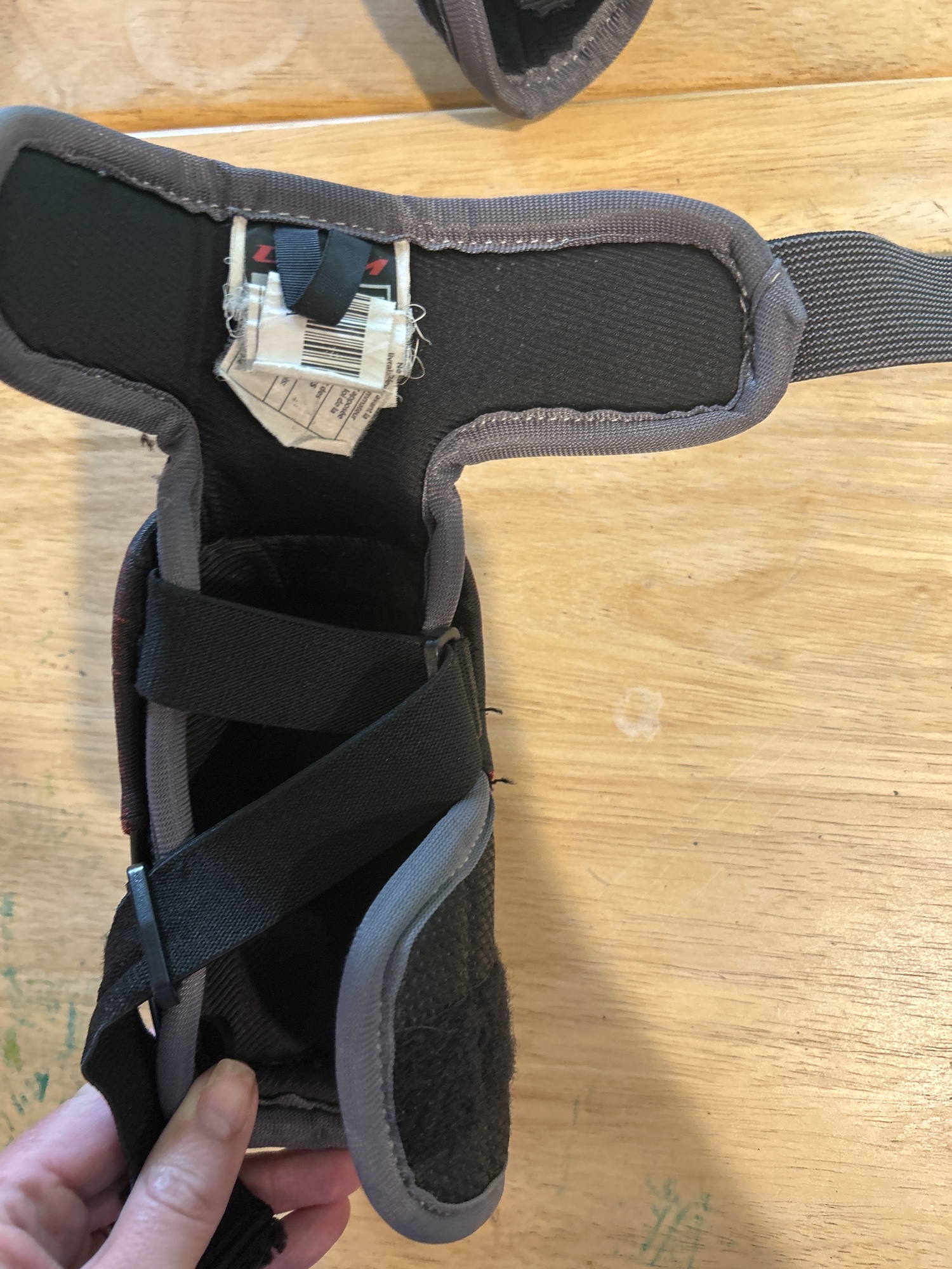 Used Medium CCM QuickLite 230 Elbow Pads SidelineSwap