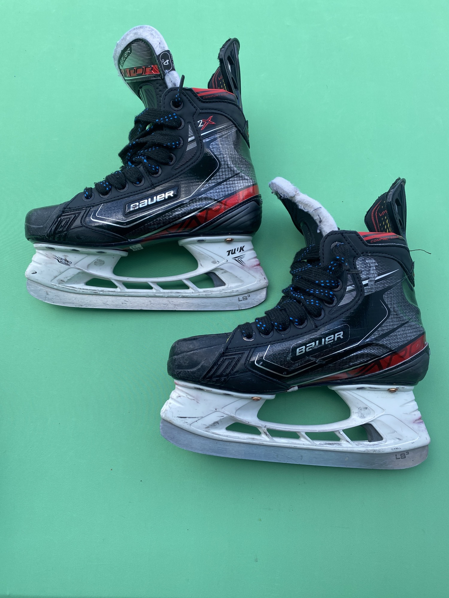 Junior Used Bauer Vapor 2X Hockey Skates D&R (Regular) 4.0 SidelineSwap