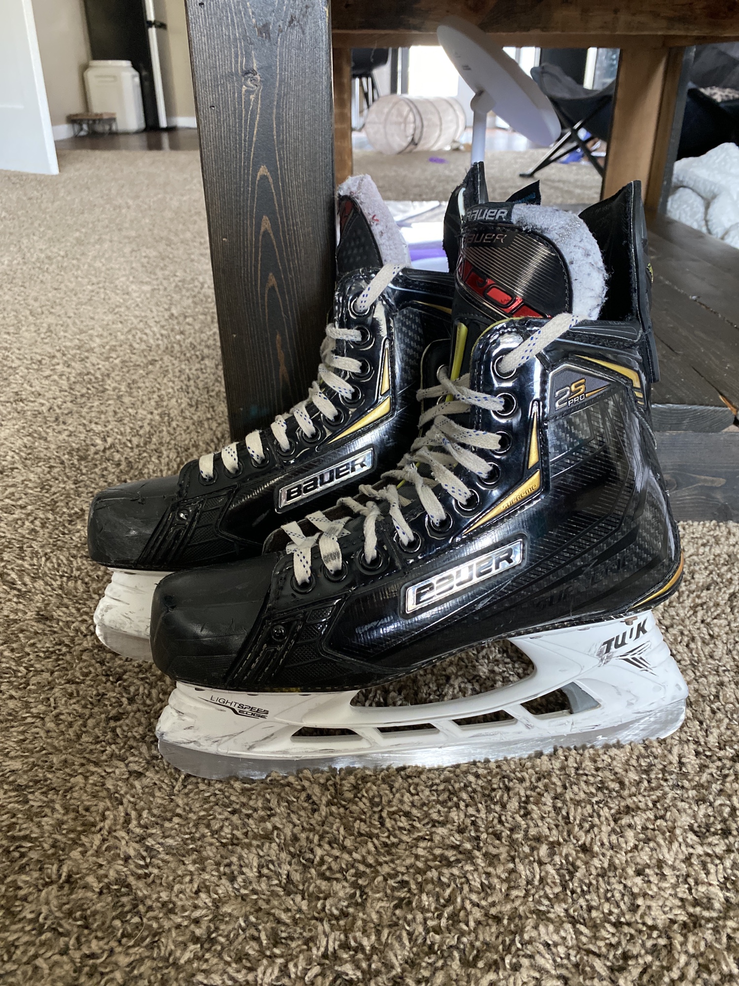Used Bauer Regular Width Pro Stock Size 8 Supreme 2S Pro Hockey Skates