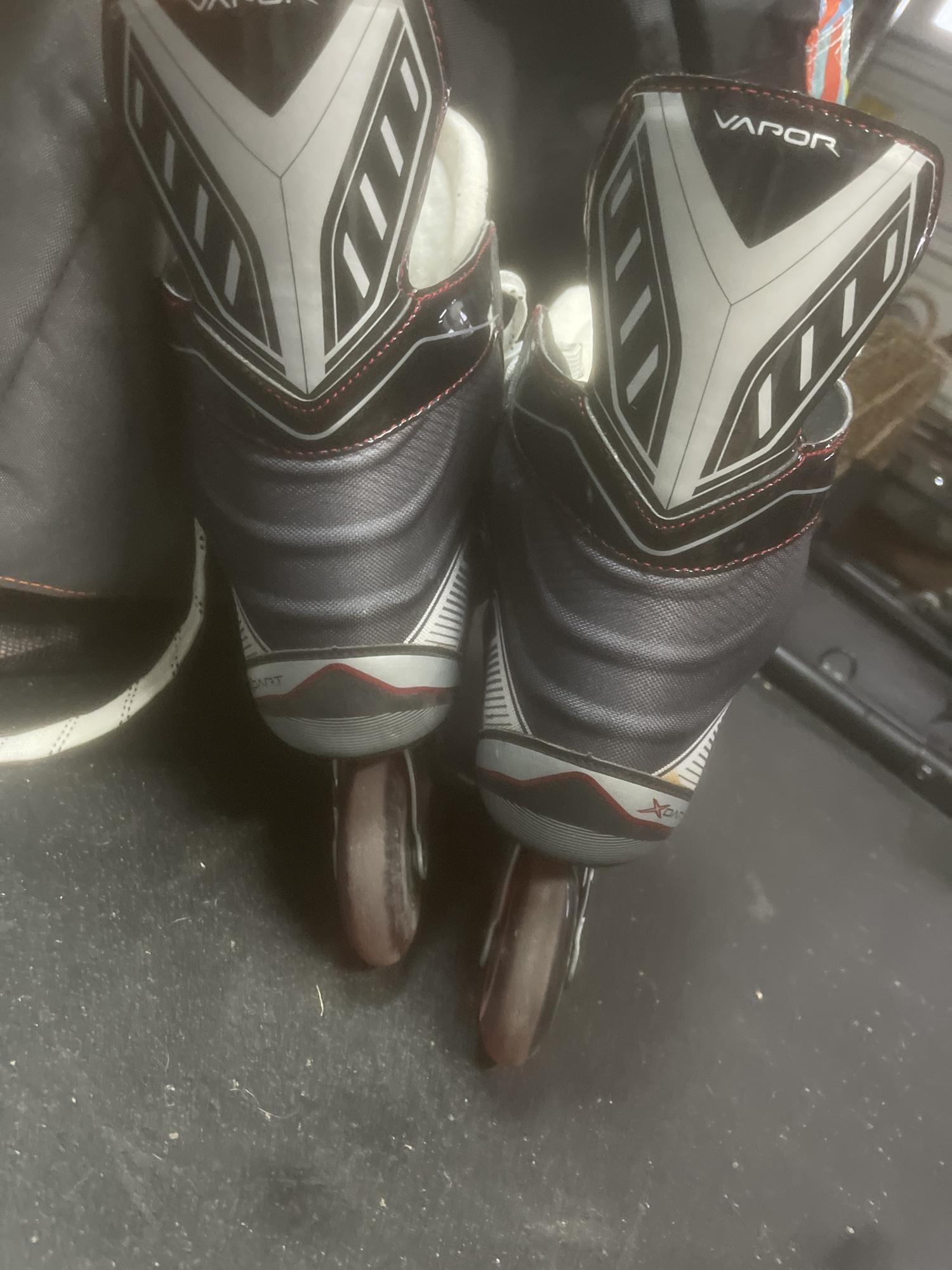 Used Bauer Regular Width Size 9 Vapor XR400 Inline Skates SidelineSwap