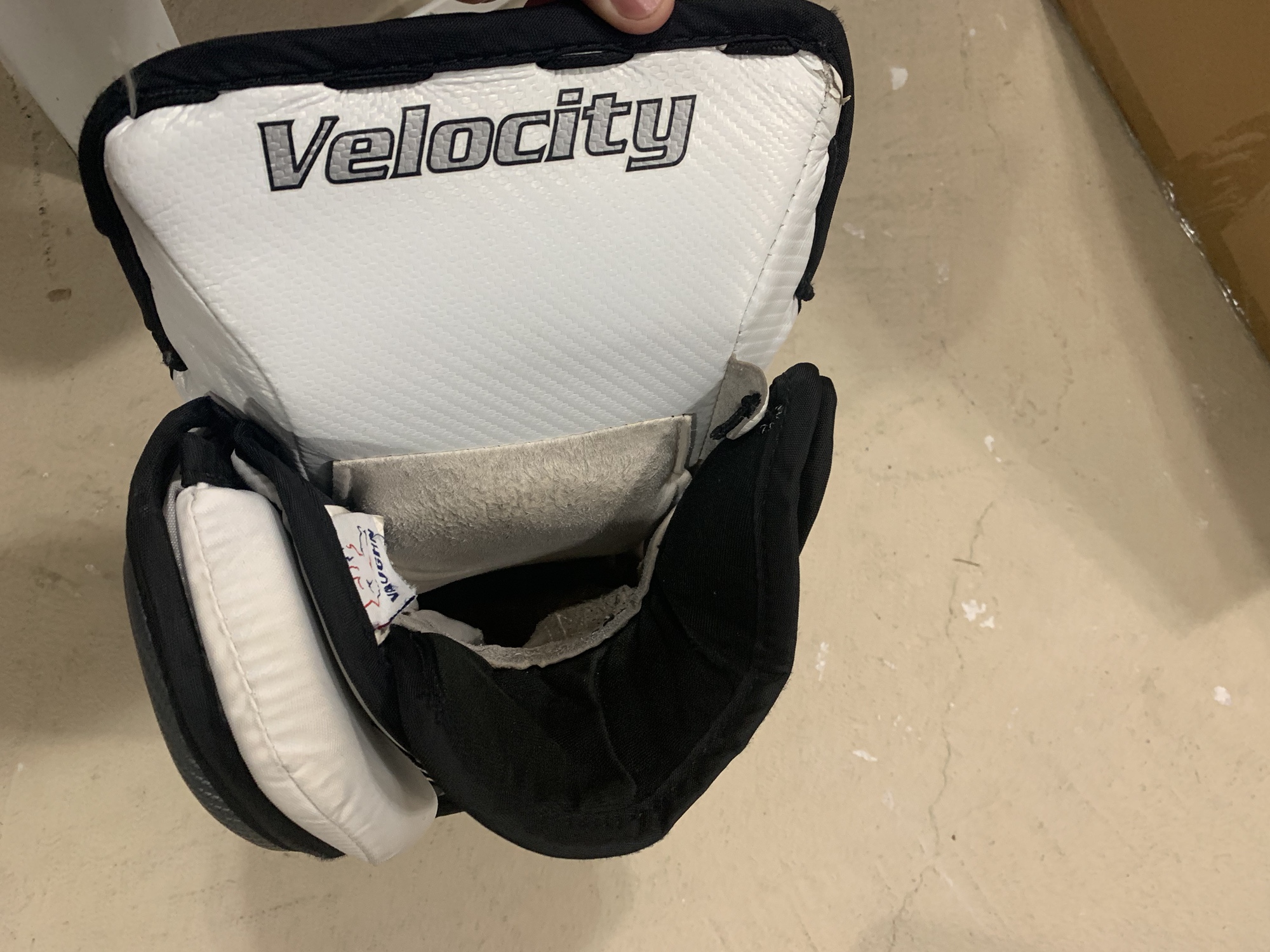 vaughn-v3-7500-glove-and-blocker-set-sidelineswap
