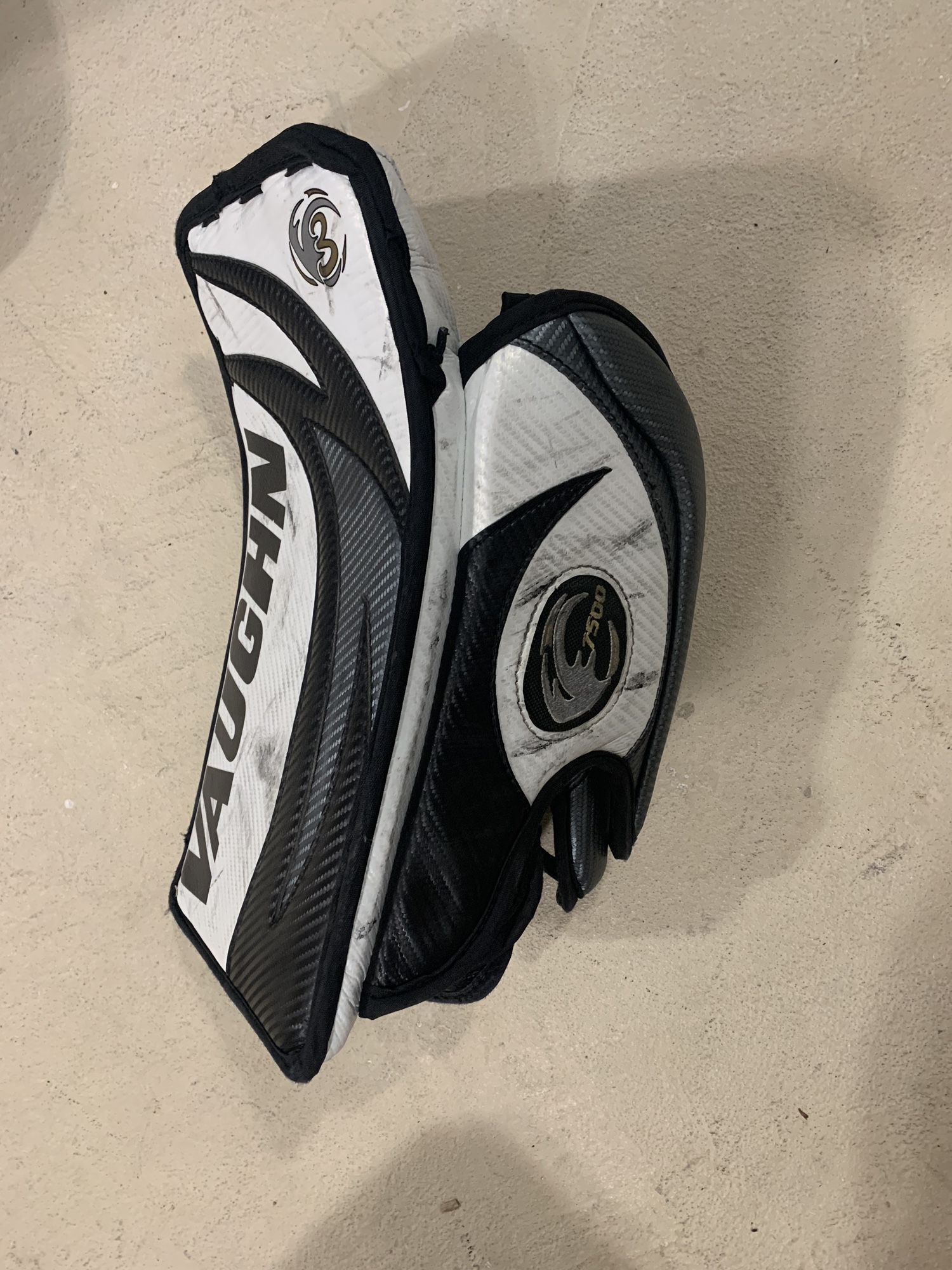 vaughn-v3-7500-glove-and-blocker-set-sidelineswap