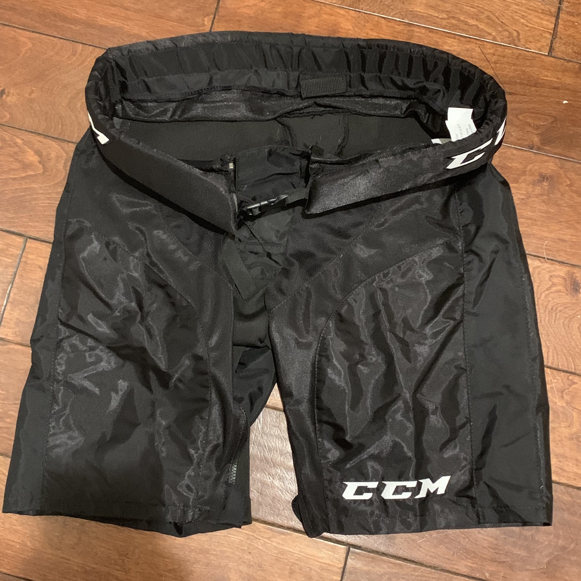 CCM JetSpeed Girdle Shell Black Senior Large Retail MSRP 55 READ
