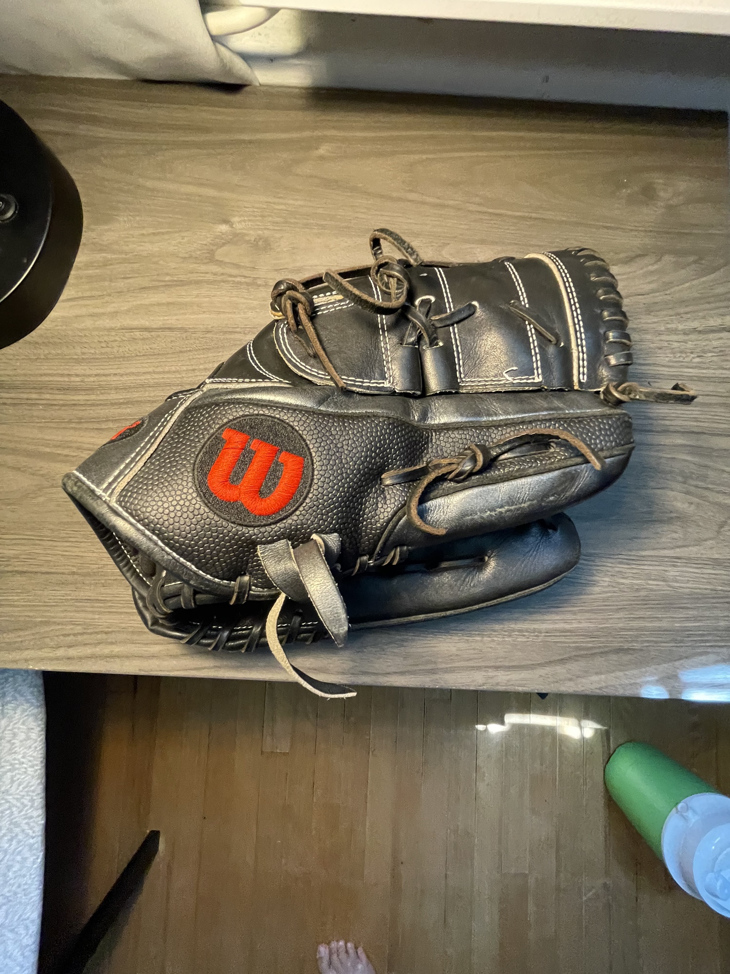 Pitcher's 12" A2000 Baseball Glove SidelineSwap