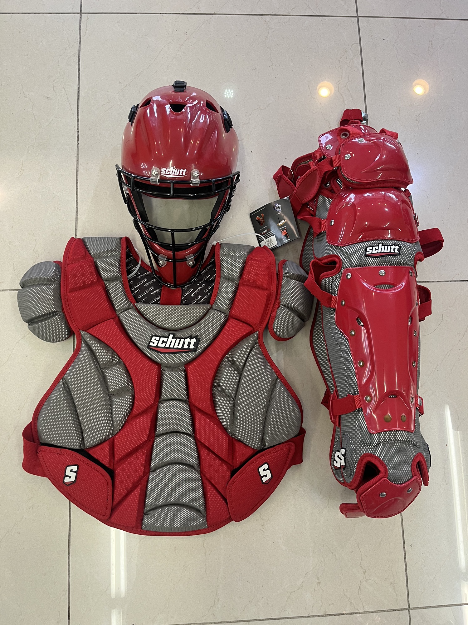 New Schutt Womens Fastpitch Scorpion Scarlet Red Catchers Gear Set