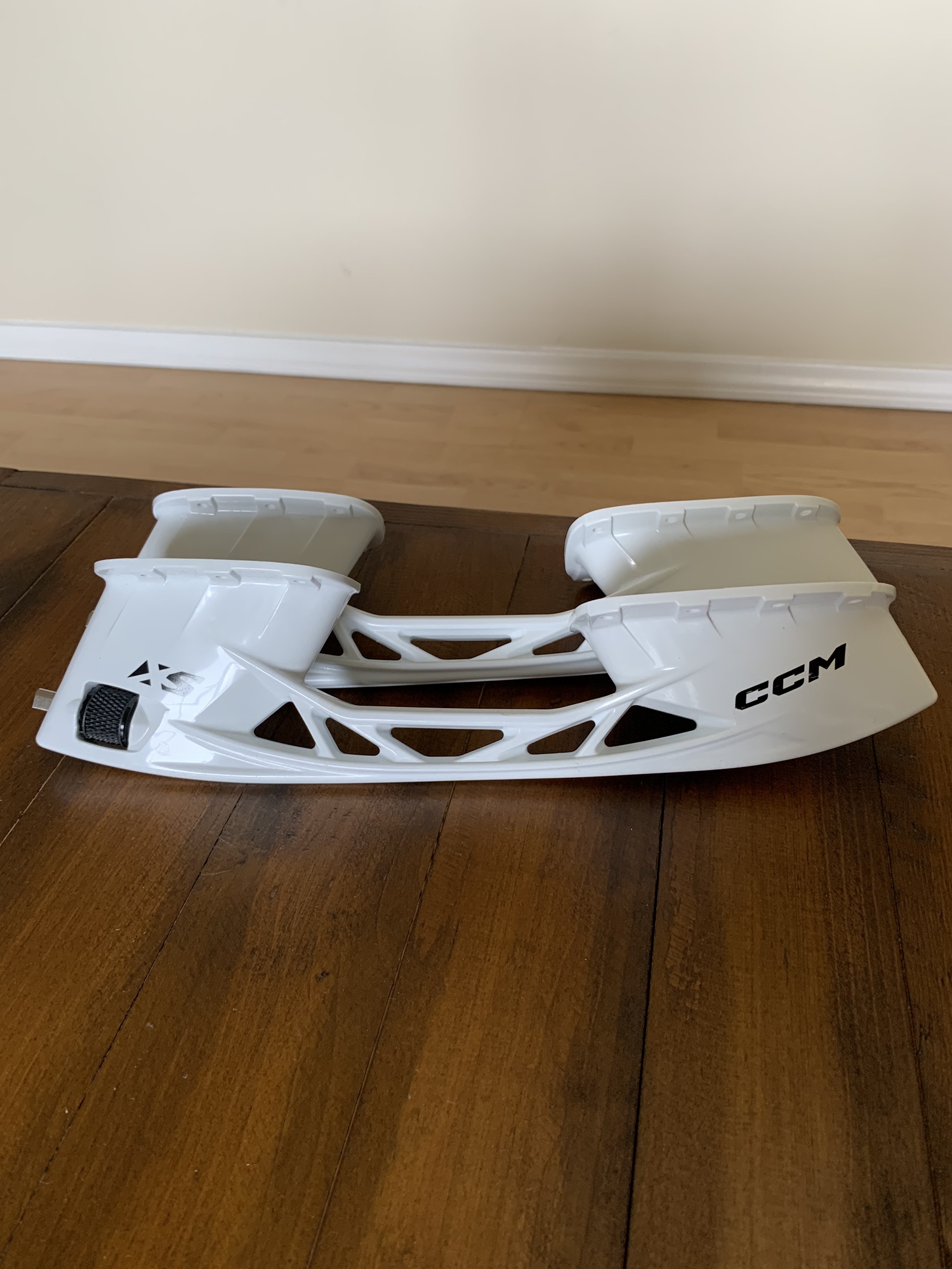 Brand New Pair of CCM Speedblade XS Holders 280 SidelineSwap