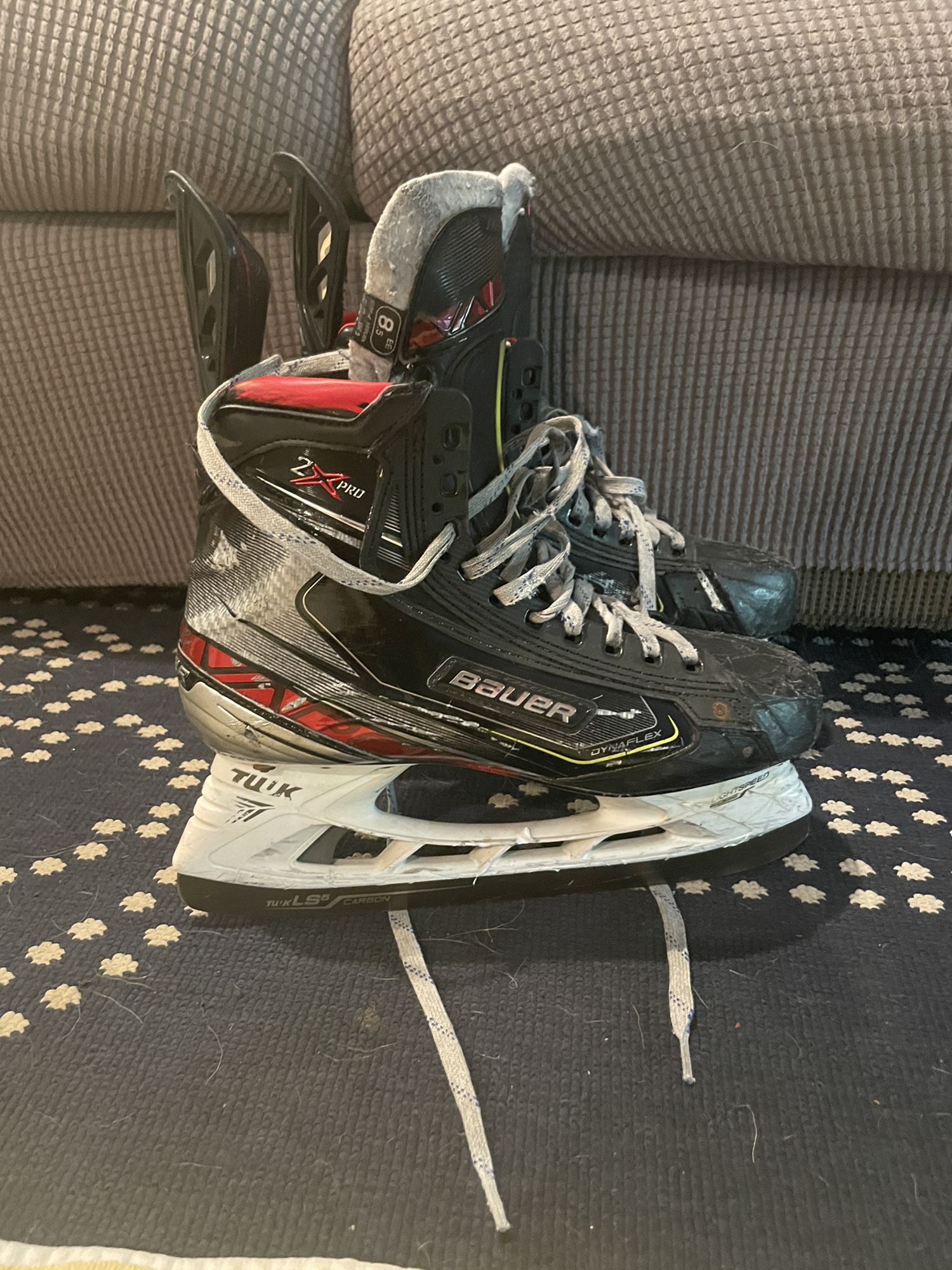 Used Bauer EE Size 8.5 Vapor 2X Pro Hockey Skates SidelineSwap