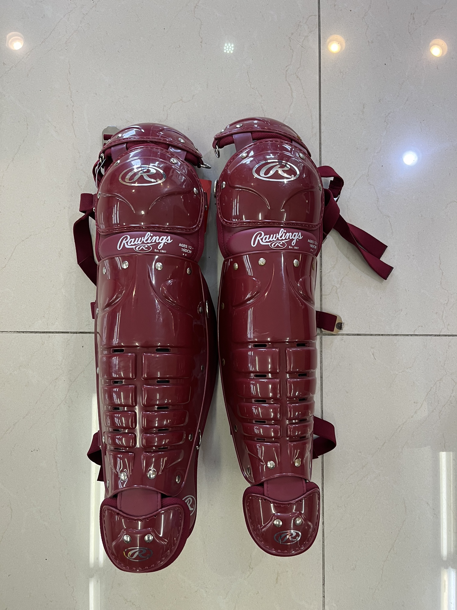 New Rawlings 16DCW Intermediate Cardinal Baseball Leg Guards SidelineSwap