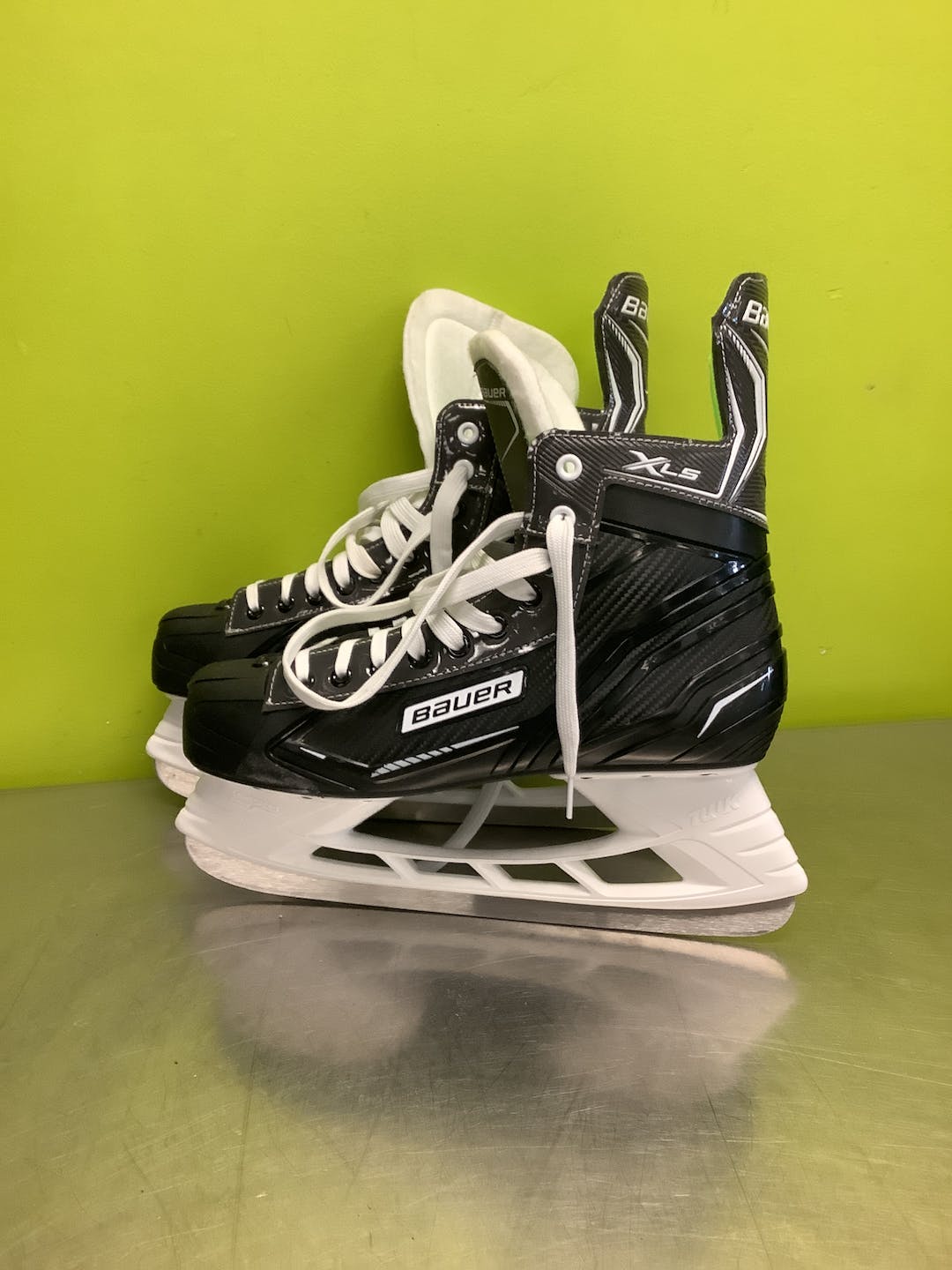 Used Bauer Xls Senior 12 Ice Hockey Skates SidelineSwap