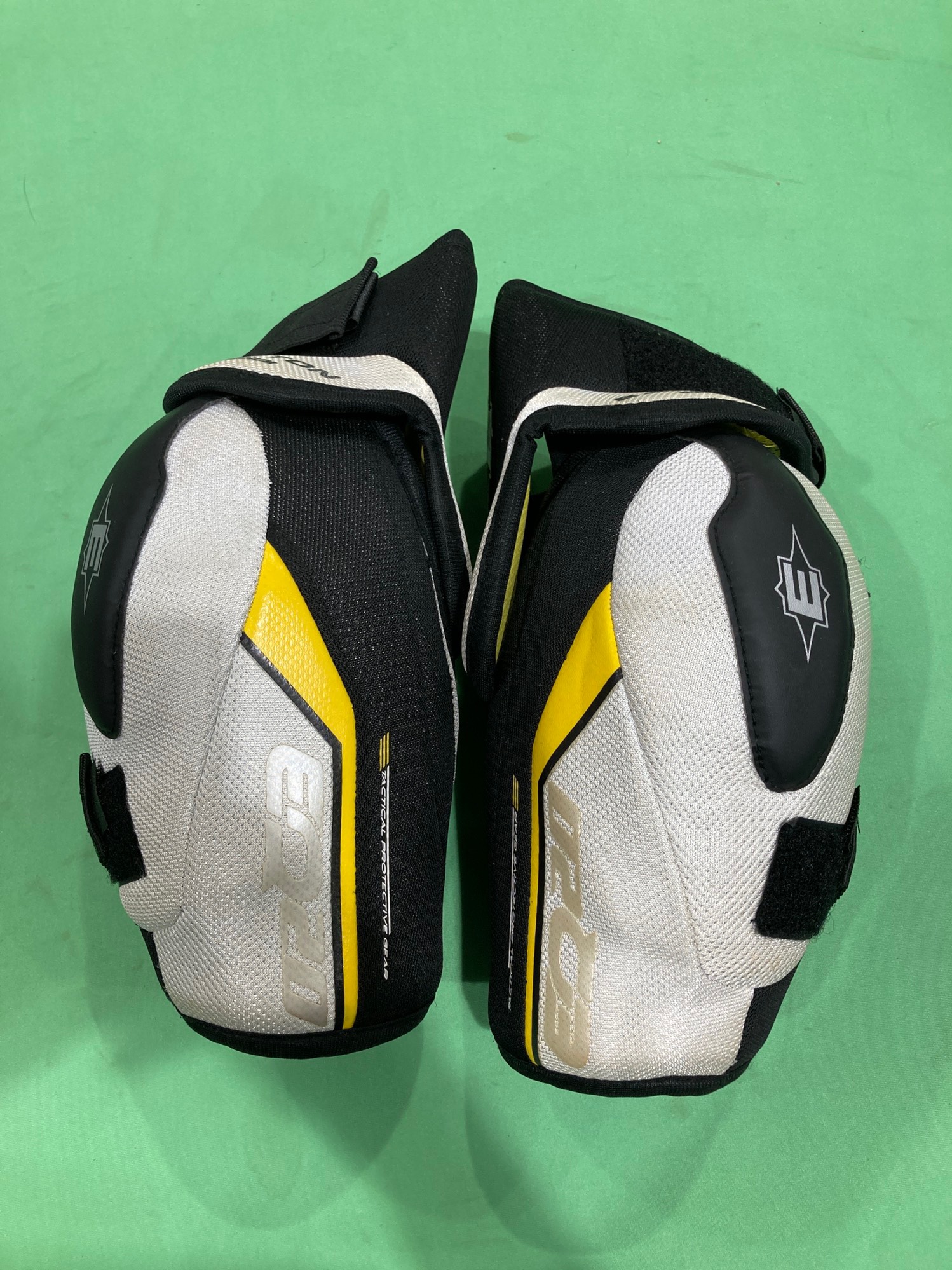 Used Medium Easton EQ20 Elbow Pads SidelineSwap