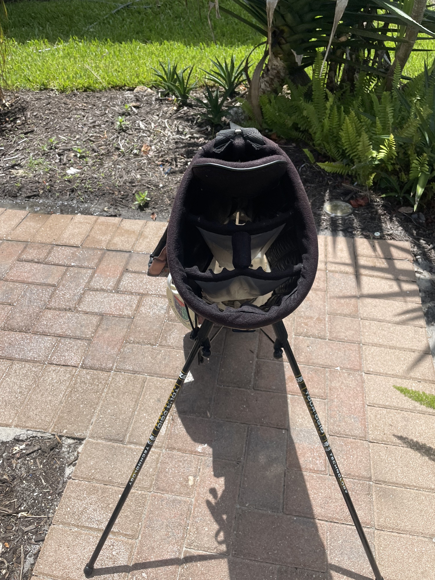 Ogio Golf Stand Bag With Shoulder Strap and club dividers . SidelineSwap