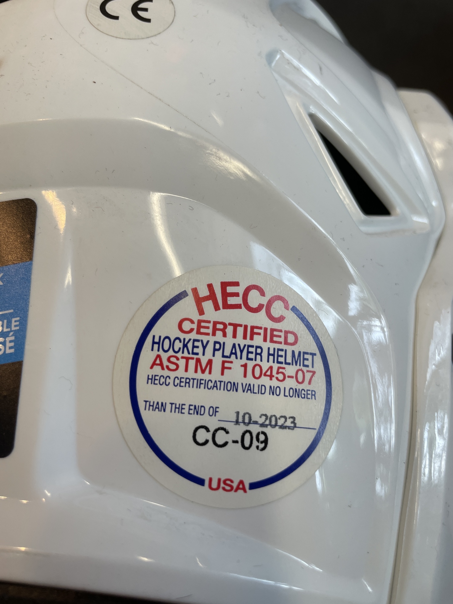 New Large Bauer ReAkt 200 Helmet HECC Expiration 10/23 SidelineSwap