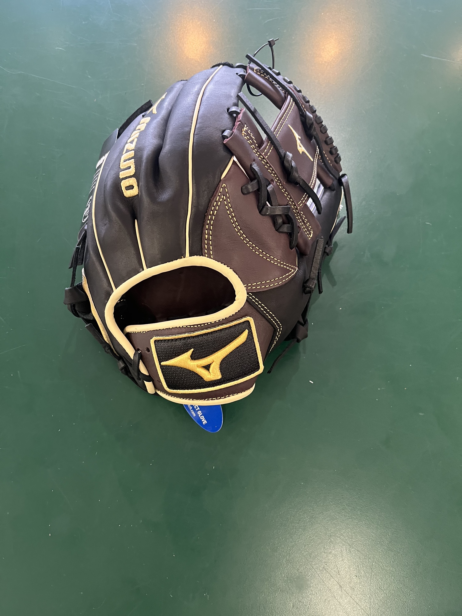 New Mizuno Baseball MVP Prime Right Hand Throw 11.75” Glove SidelineSwap