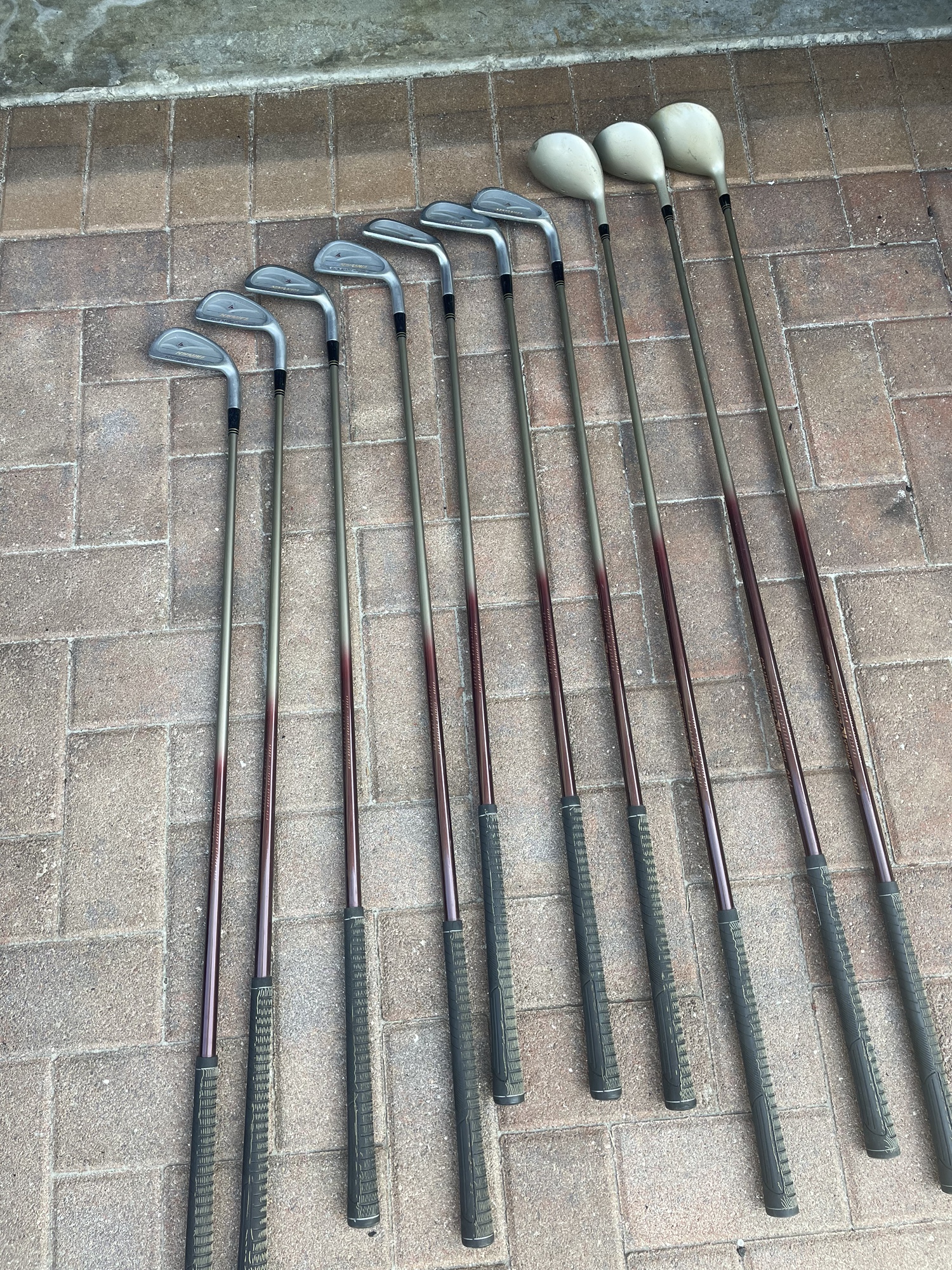 Woman’s Pro Kennex Performer Golf Set In Right Handed 10 pc Graphite