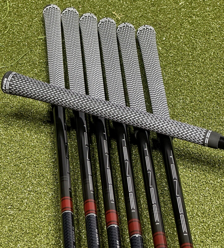 Titleist T300 Iron Set 5PW + 48* Graphite Tensei AV Red Regular RFlex