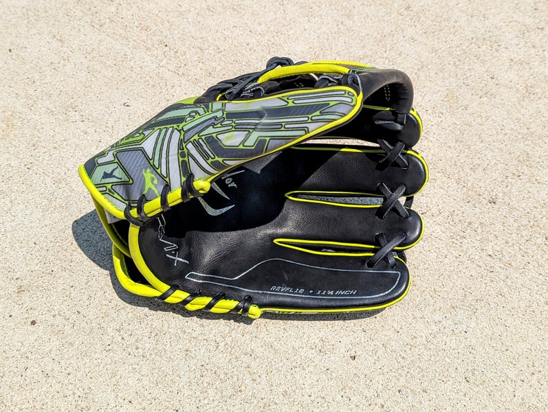 New 2023 Rawlings REV1X Baseball Glove 11.75" Heart of Hide ?Trades