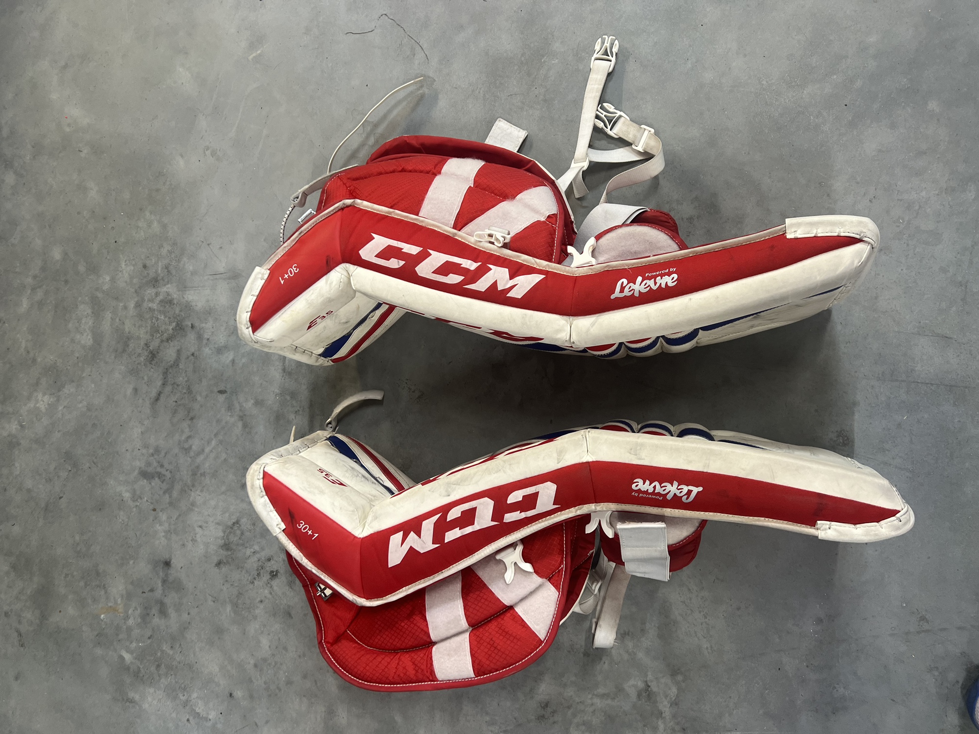 30" CCM Extreme Flex E3.5 Goalie Leg Pads SidelineSwap