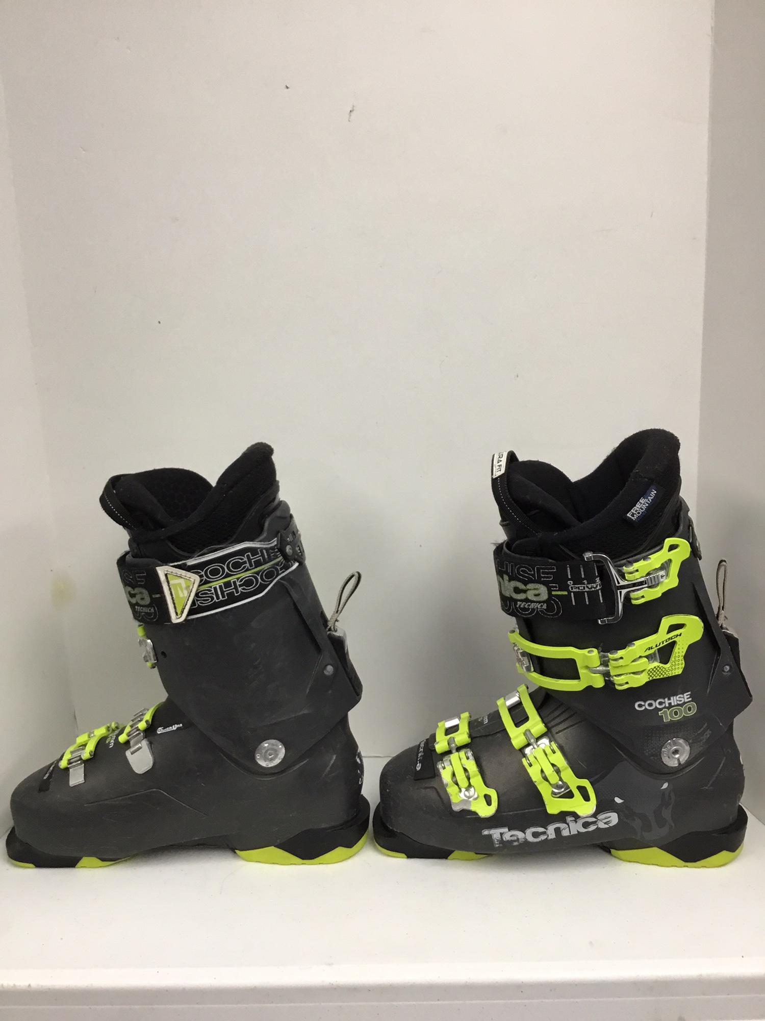 26.5 Tecnica Cochise 100 Ski Boots | SidelineSwap | Buy and Sell