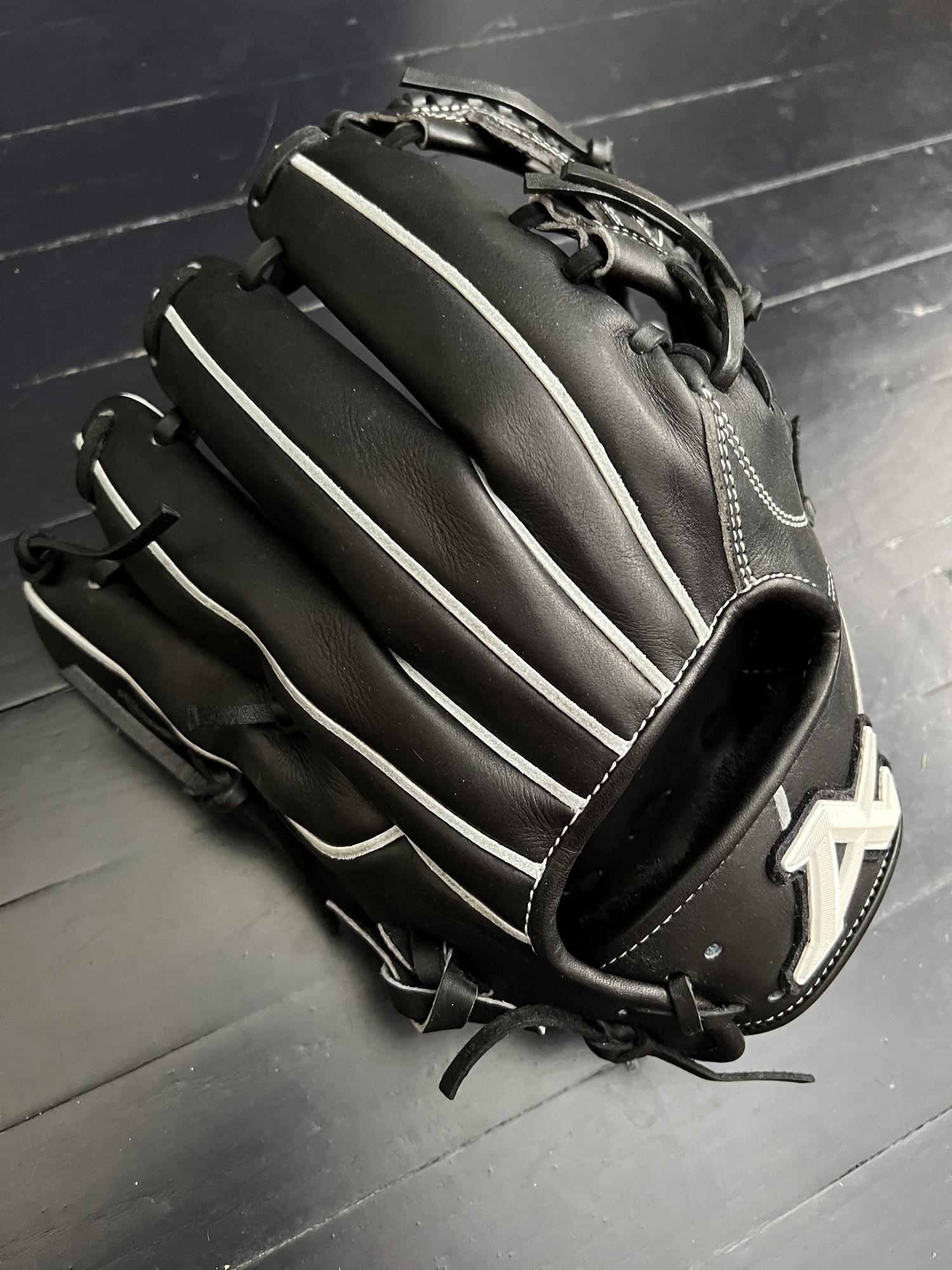 Atoms Authentic Japan Baseball Glove SidelineSwap