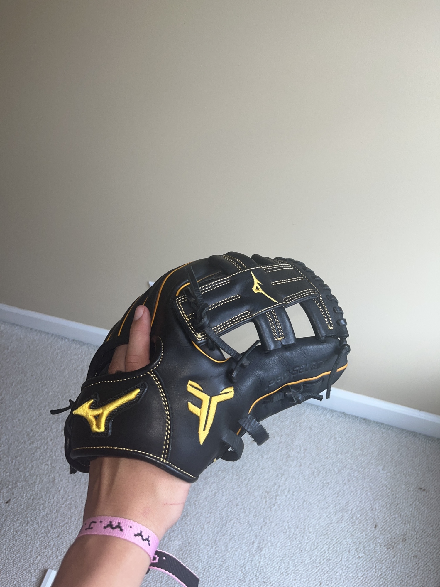 2023 Infield 11.75" Pro Select Baseball Glove SidelineSwap