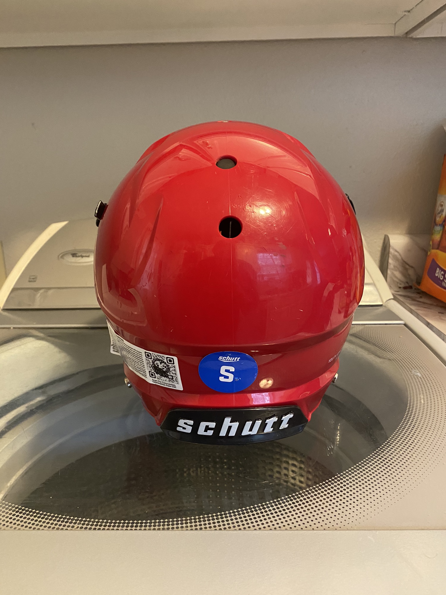 Used Youth small schutt vengeance helmet SidelineSwap