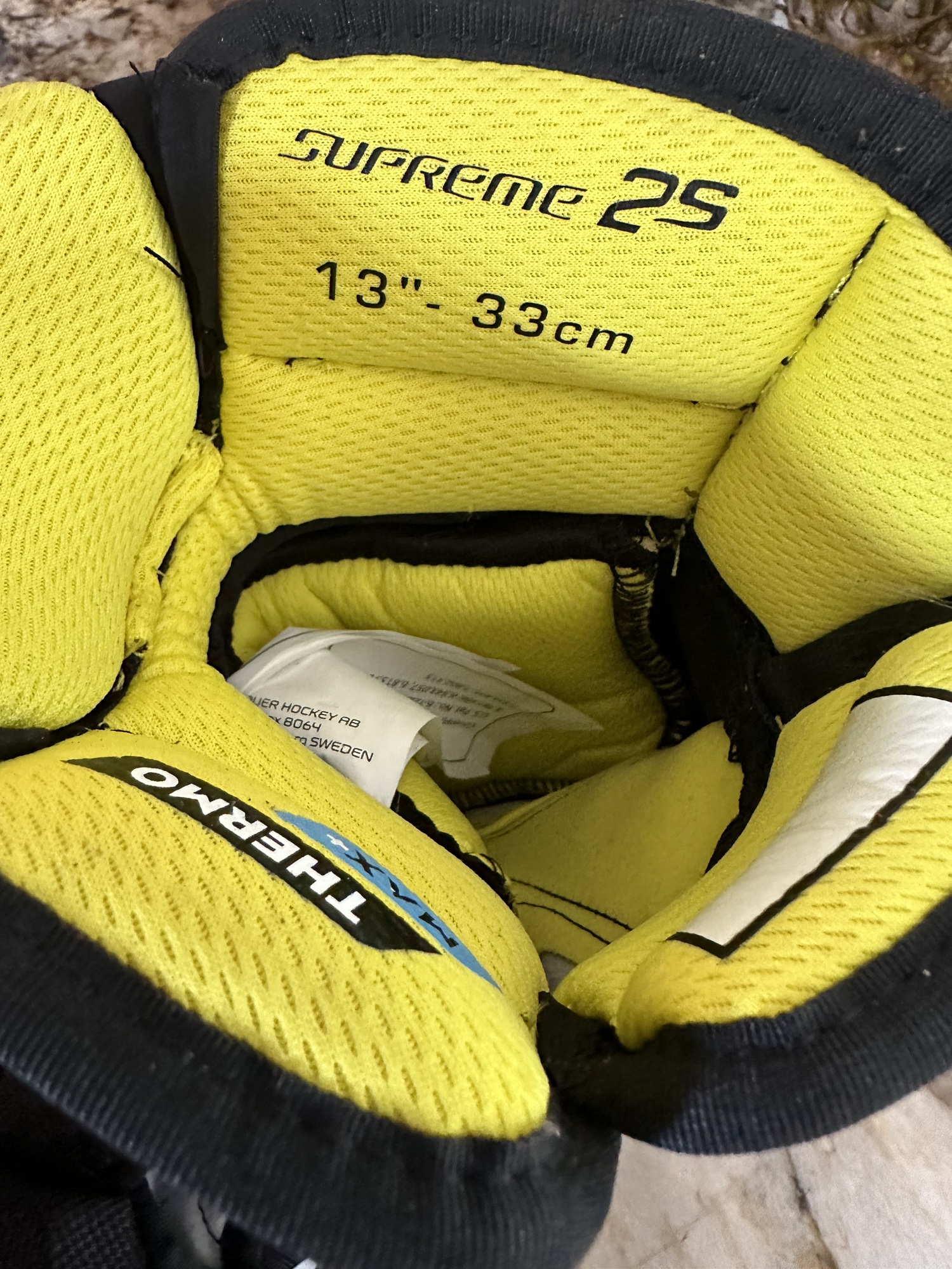 Bauer 13" Supreme 2S Gloves SidelineSwap