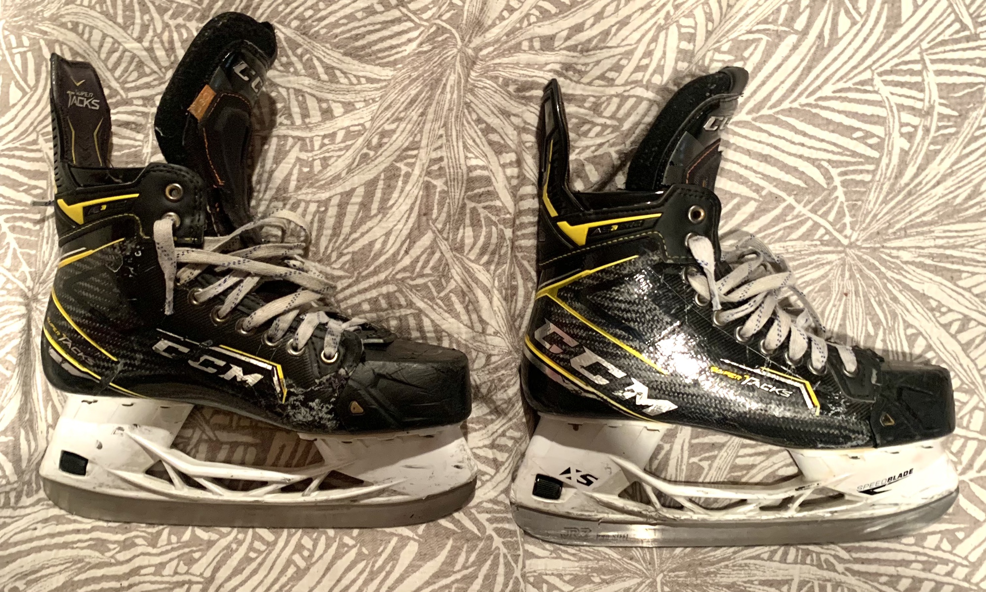 Used CCM Regular Width Size 8.5 Super Tacks AS3 Pro Hockey Skates