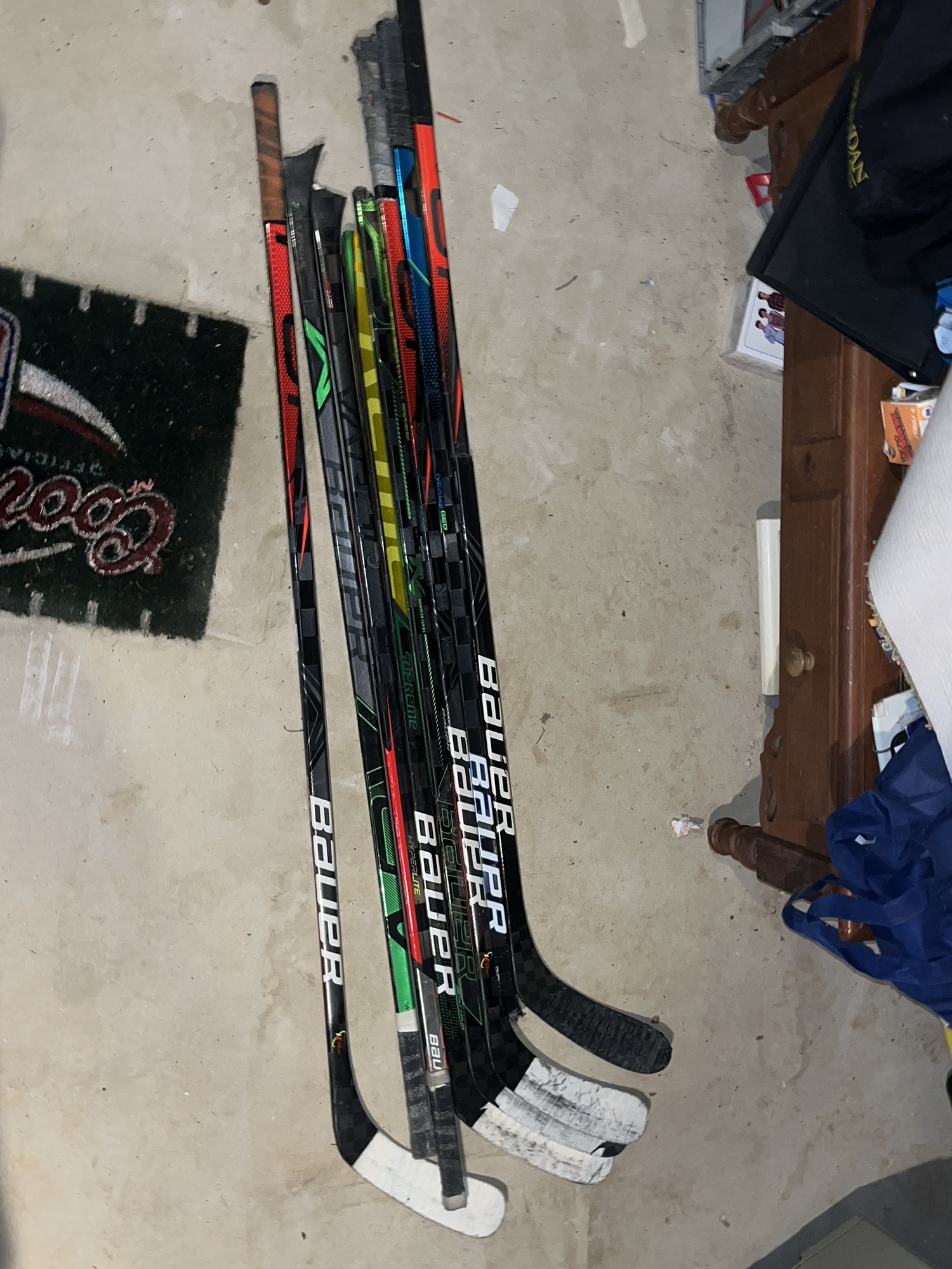 Broken hockey sticks Bulk Adv, Geo, Hyperlite, Flylite SidelineSwap