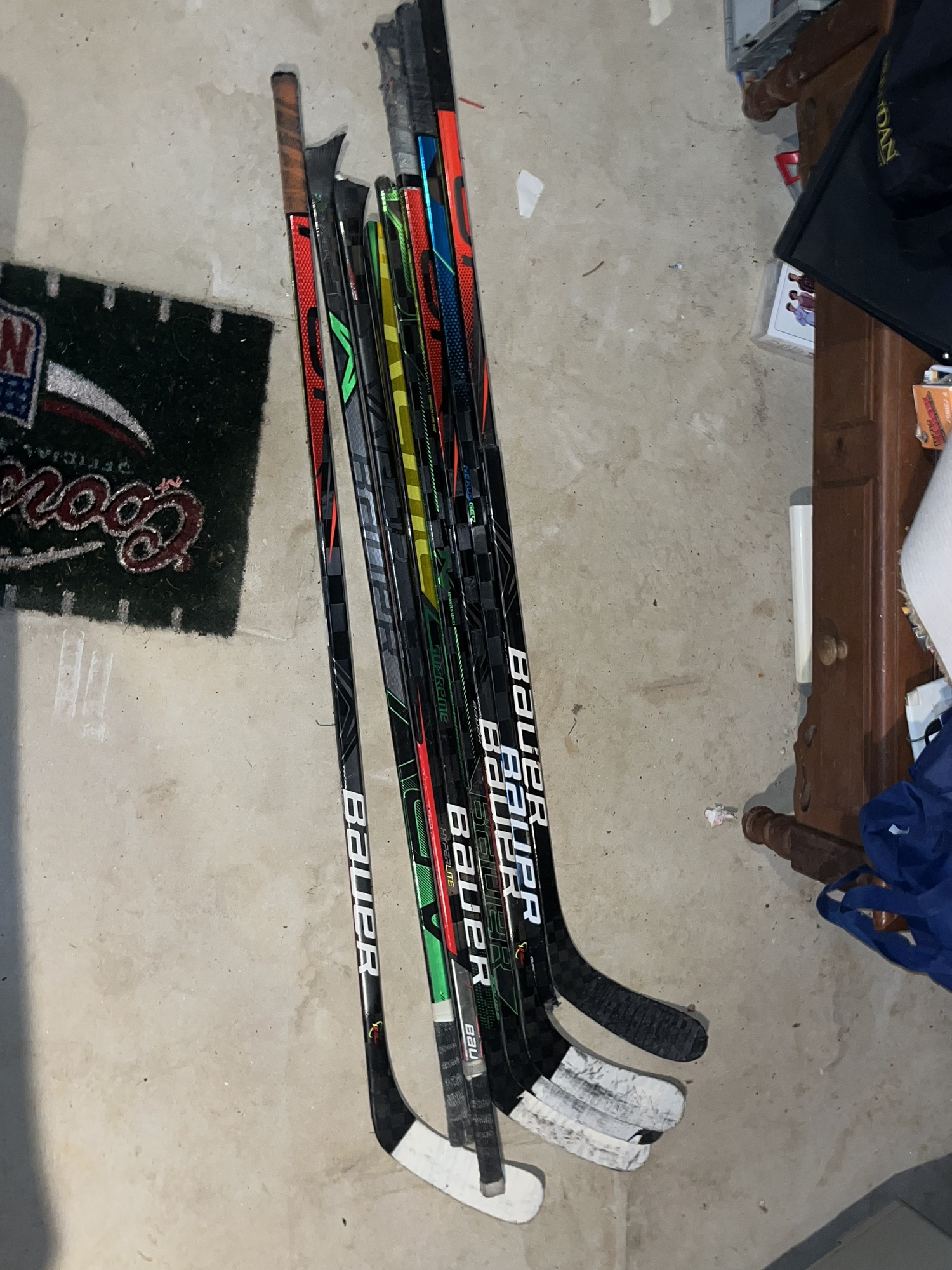 Broken hockey sticks Bulk Adv, Geo, Hyperlite, Flylite SidelineSwap
