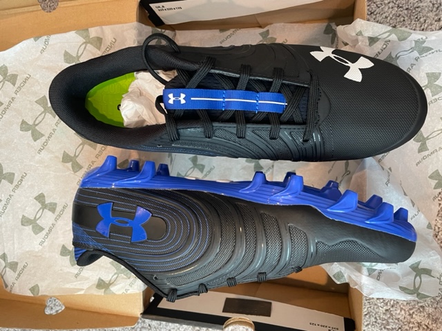 mens size 15 football cleats