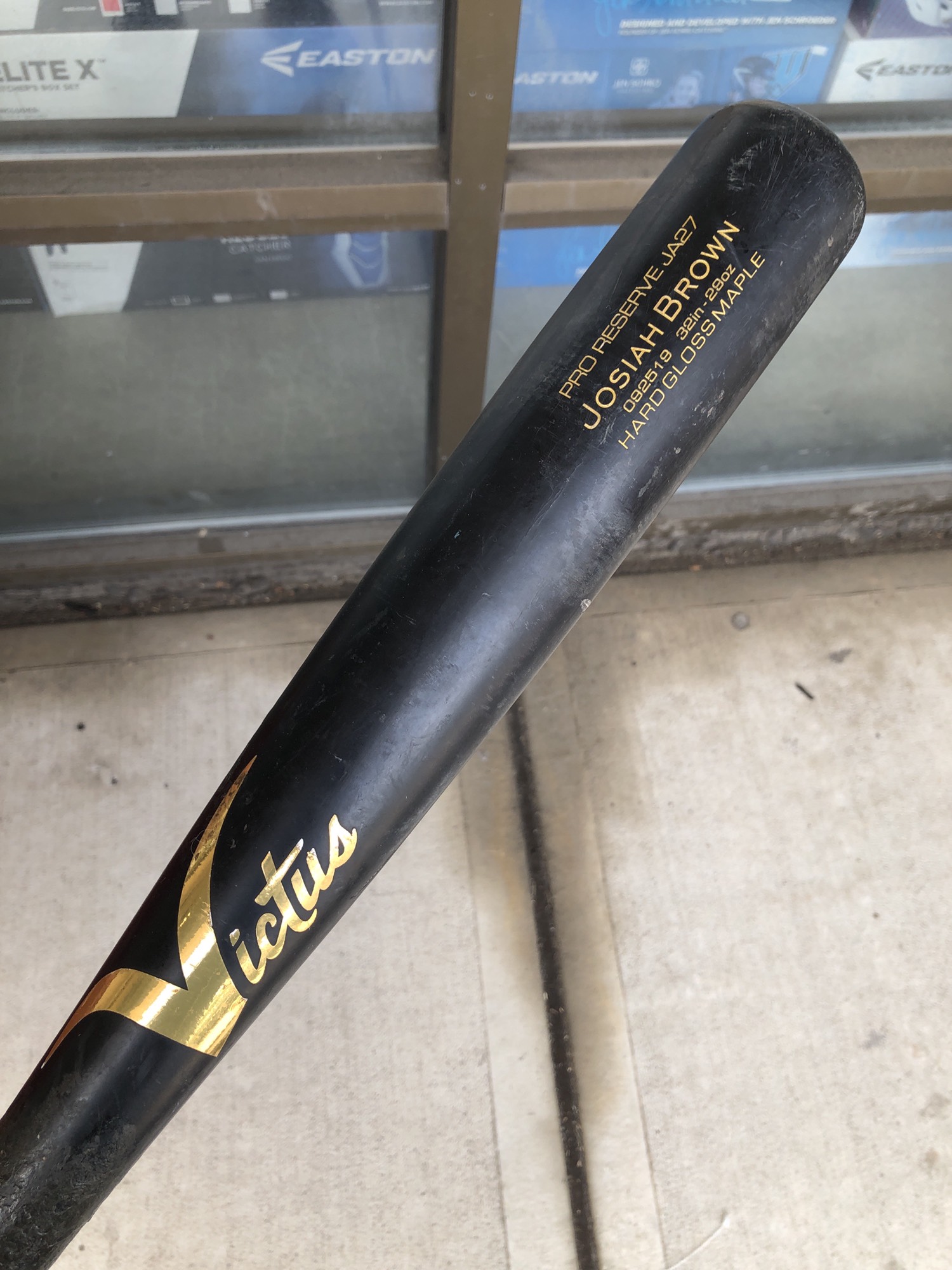 Used Victus Ja27 Wood Bat 32" SidelineSwap