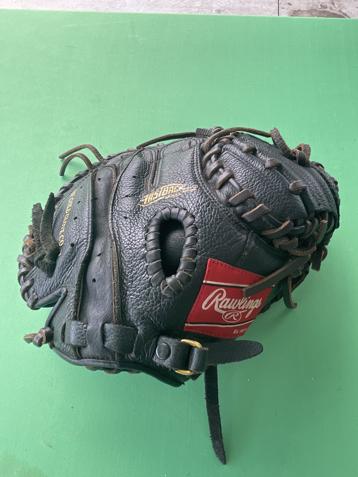 Used Rawlings Highlight Series Right Hand Throw Catcher Baseball Glove