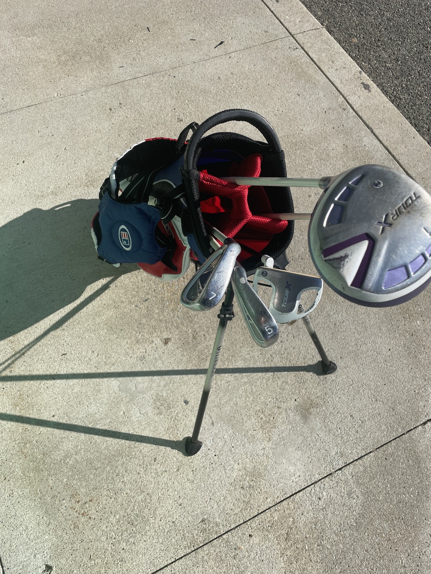 Used Tour X LeftHanded Junior Golf Club Set (Number of Clubs 5