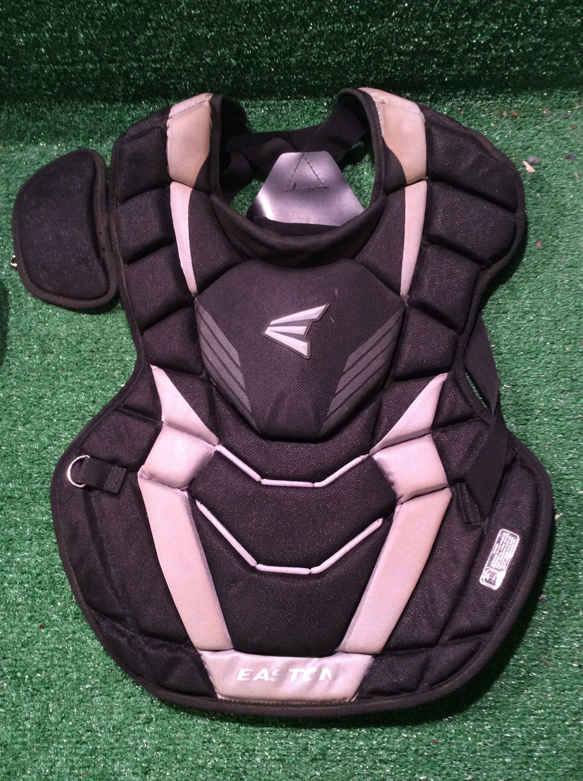 Easton Gametime 16" Catcher's Chest Protector SidelineSwap