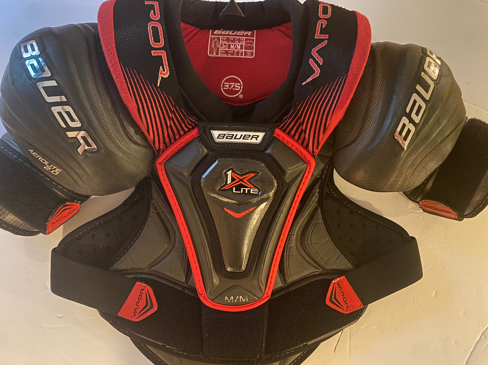 Lightly Used Medium Bauer Vapor 1X Lite Shoulder Pads Great Condition