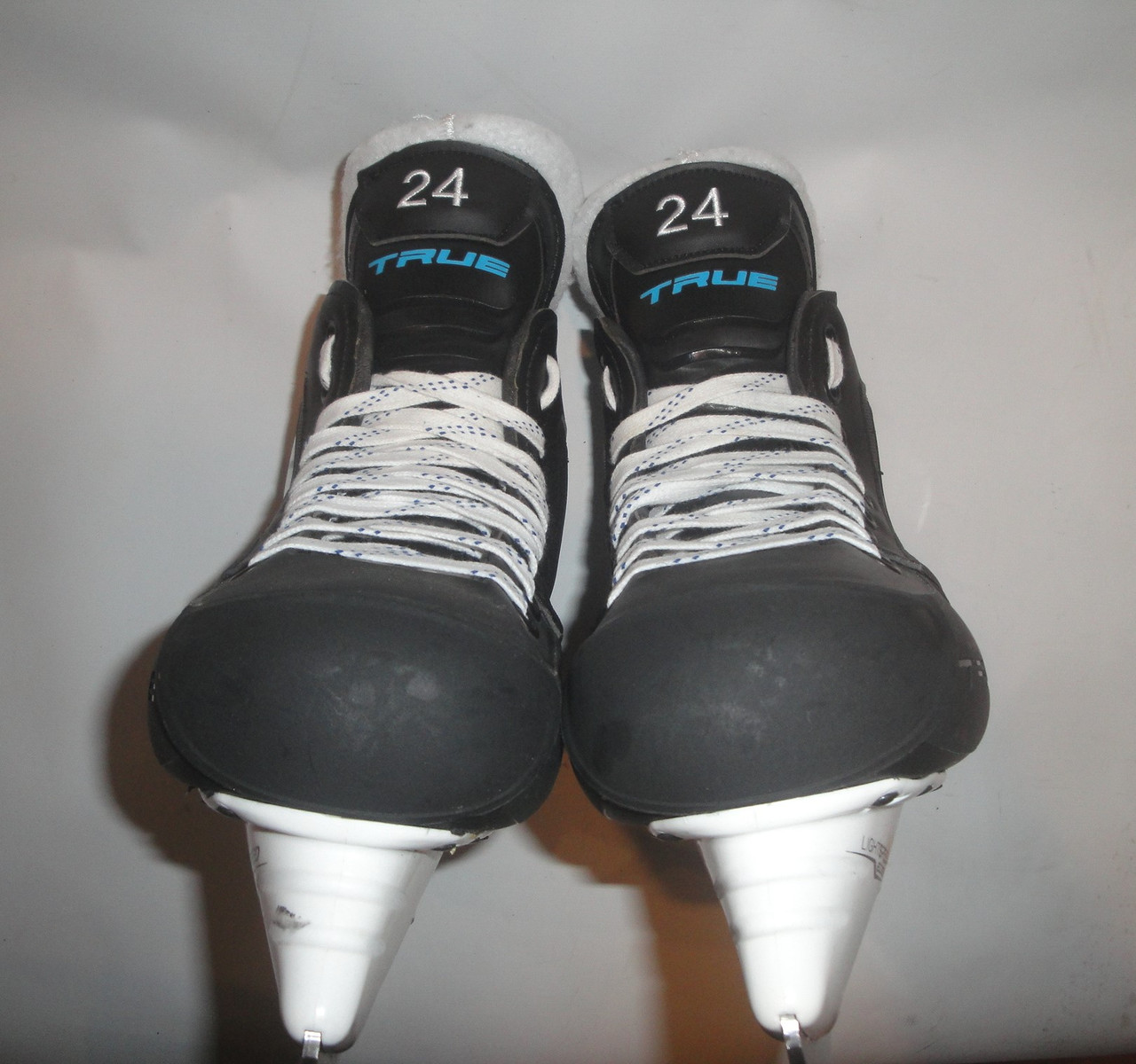 TRUE VH CUSTOM PRO STOCK ICE HOCKEY SKATES SIZE 8 USED(10255