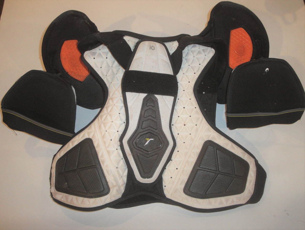 CCM ULTRA TACKS PRO SHOULDER PADS MEDIUM PRO STOCK USED NHL(10302