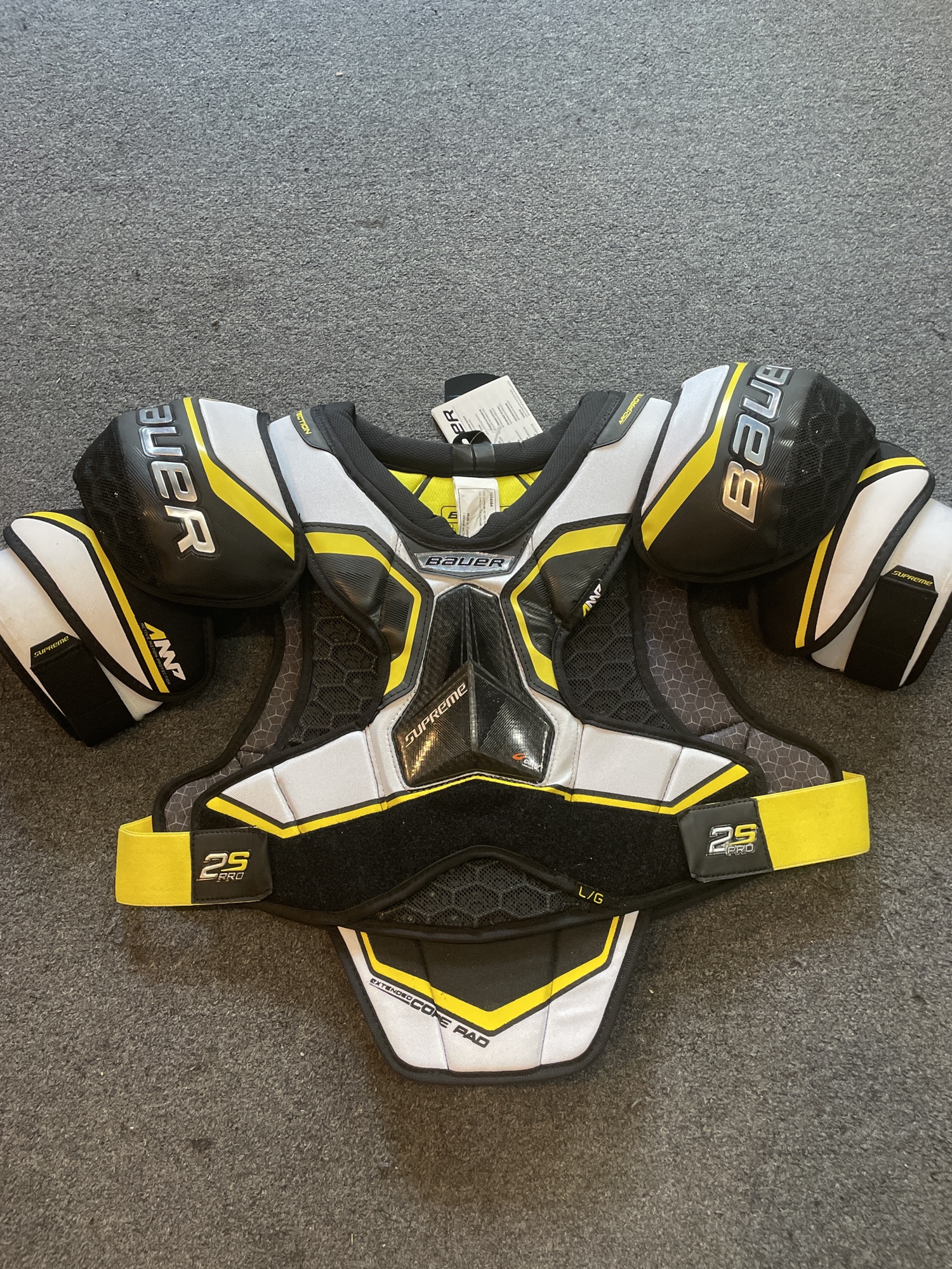 New Large Bauer Supreme 2S Pro Shoulder Pads SidelineSwap