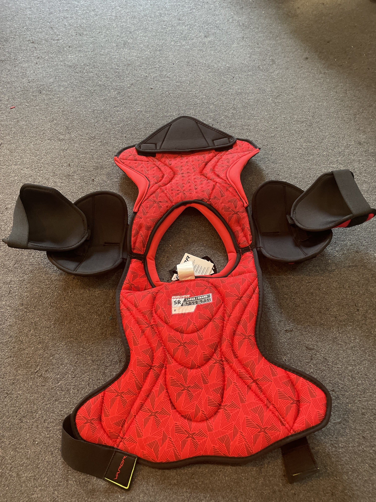 New Large Bauer Vapor X2.9 Shoulder Pads SidelineSwap