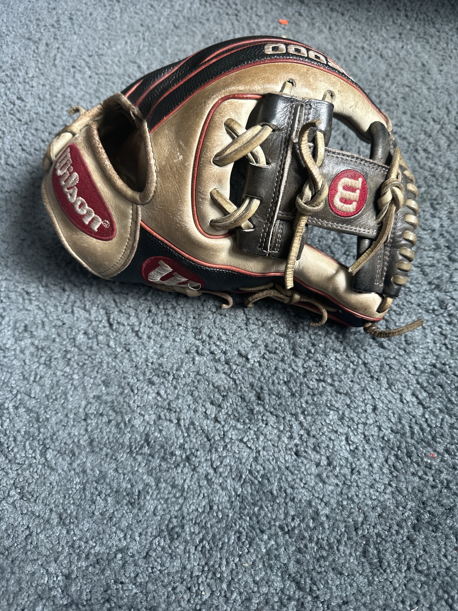 Used Infield 11.5" A2000 1786 Baseball Glove SidelineSwap