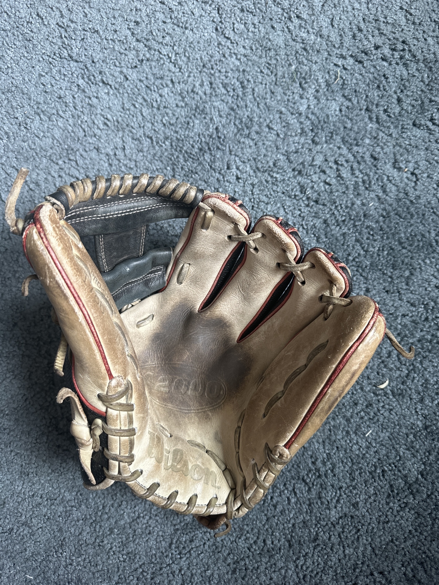 Used Infield 11.5" A2000 1786 Baseball Glove SidelineSwap