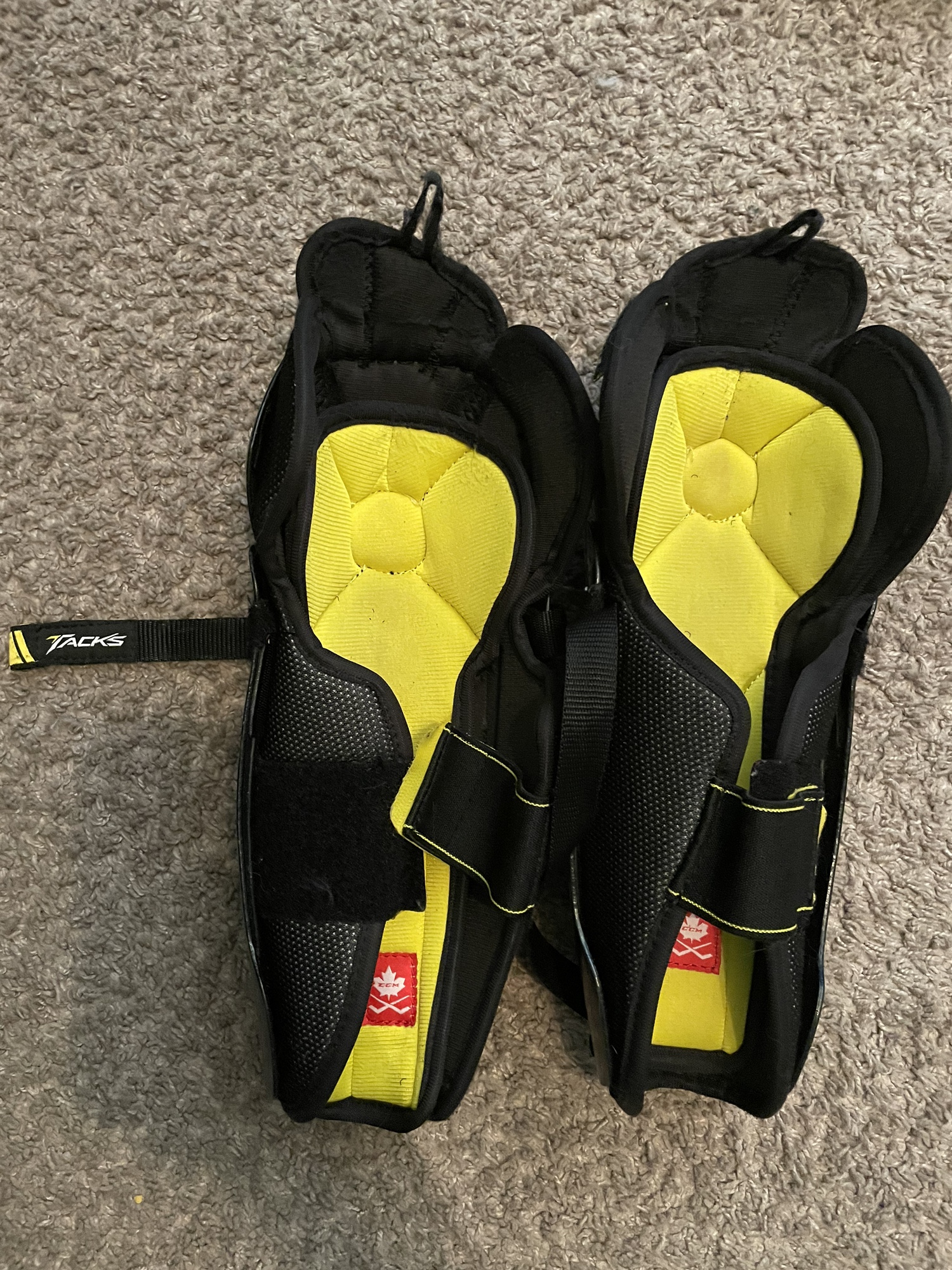 Used CCM Tacks 9550 Shin Pads SidelineSwap