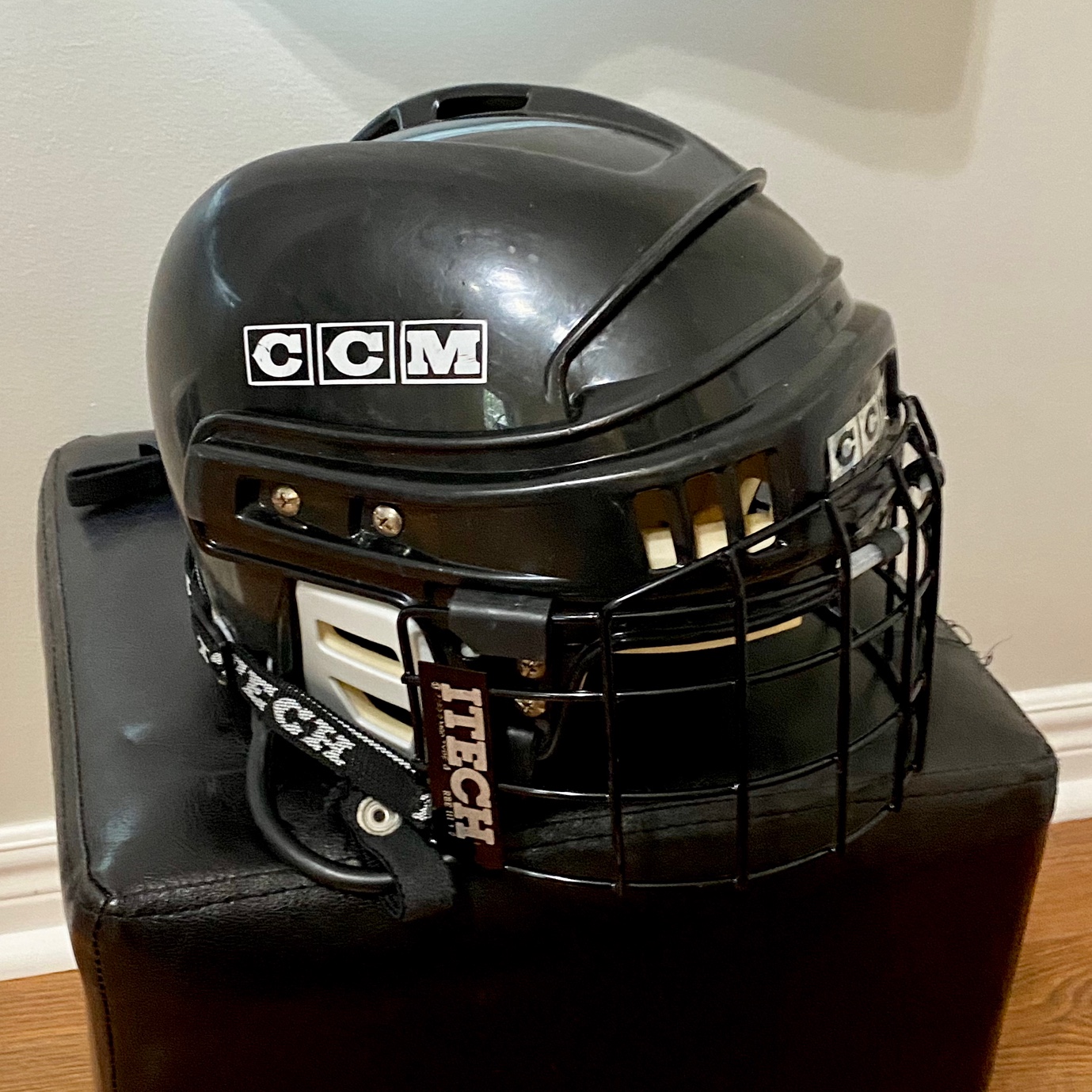 CCM HOCKEY HELMET w/ ITECH *HALF CAGE VISOR TYPE 4 HECC CERTIFIED