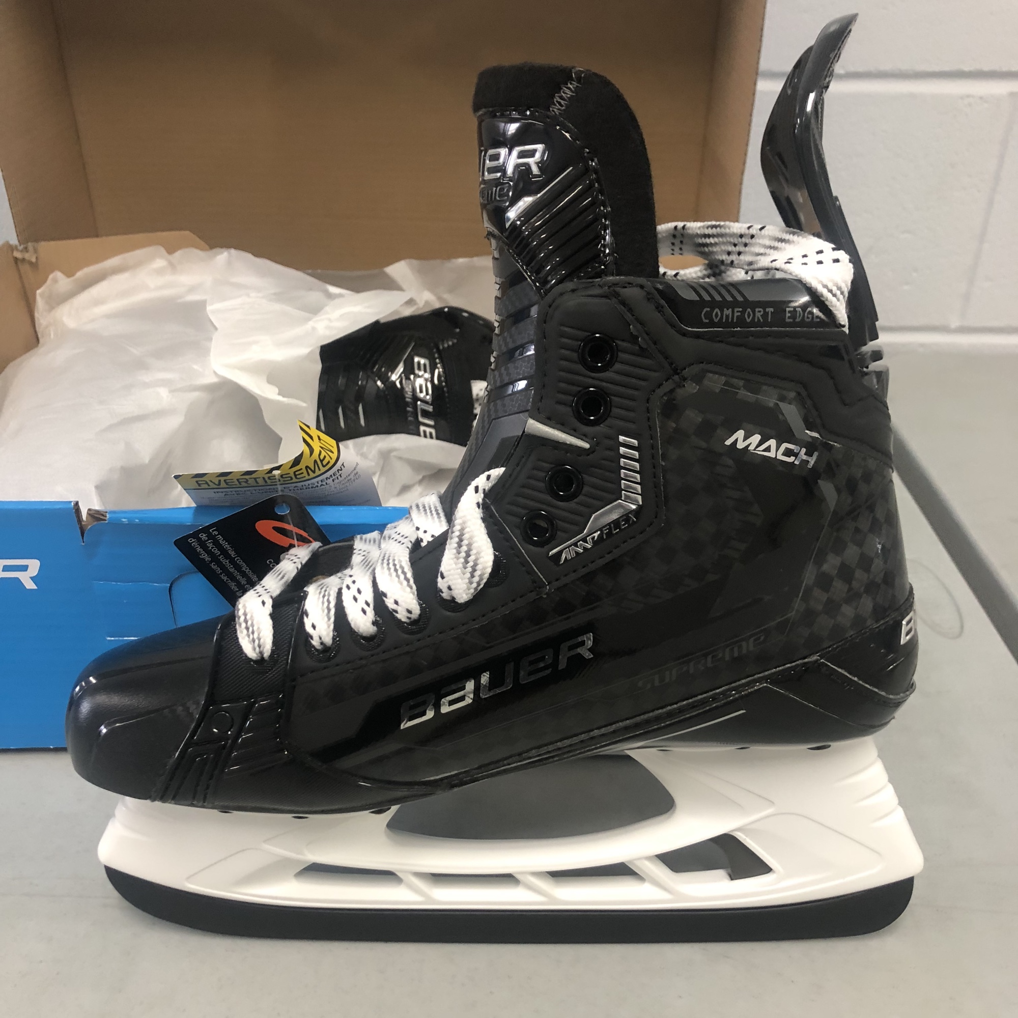 NEW Bauer MACH Senior size 10.5 hockey skate SidelineSwap