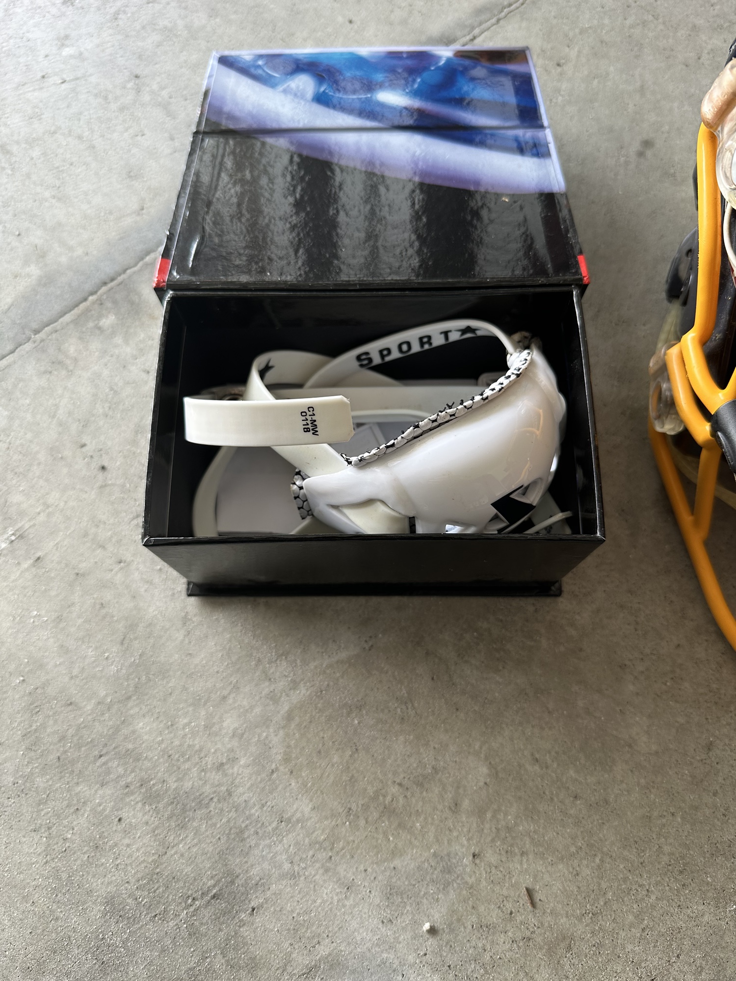 Used Medium Riddell SpeedFlex Helmet With Extra Chin Strap And Shoulder