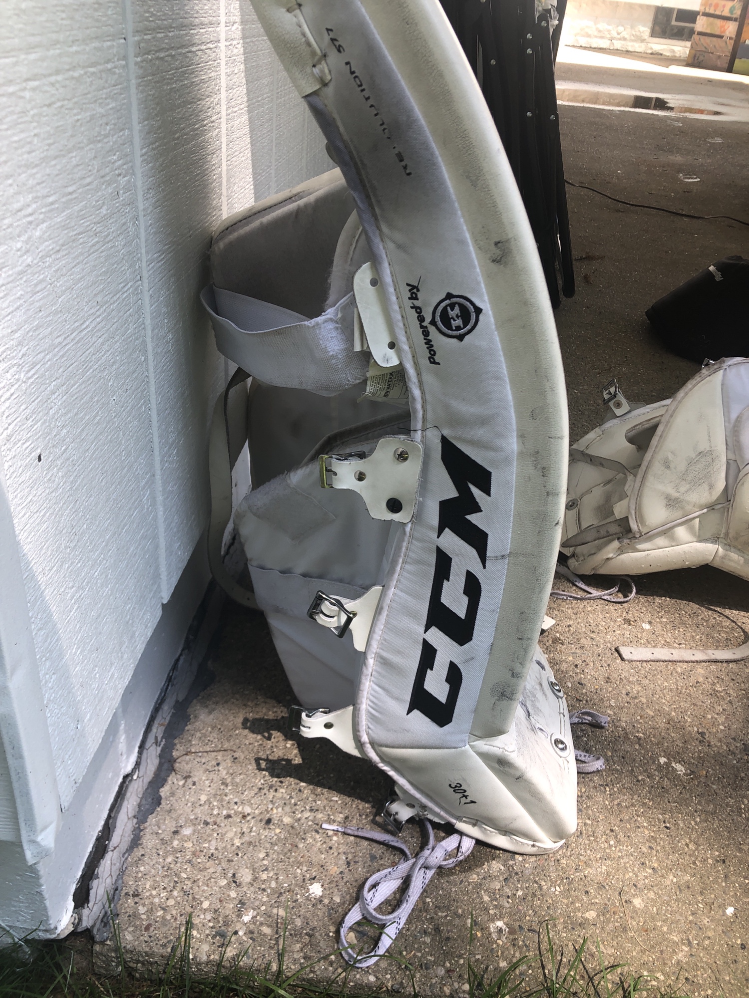 30" CCM Revolution 577 Goalie Leg Pads SidelineSwap