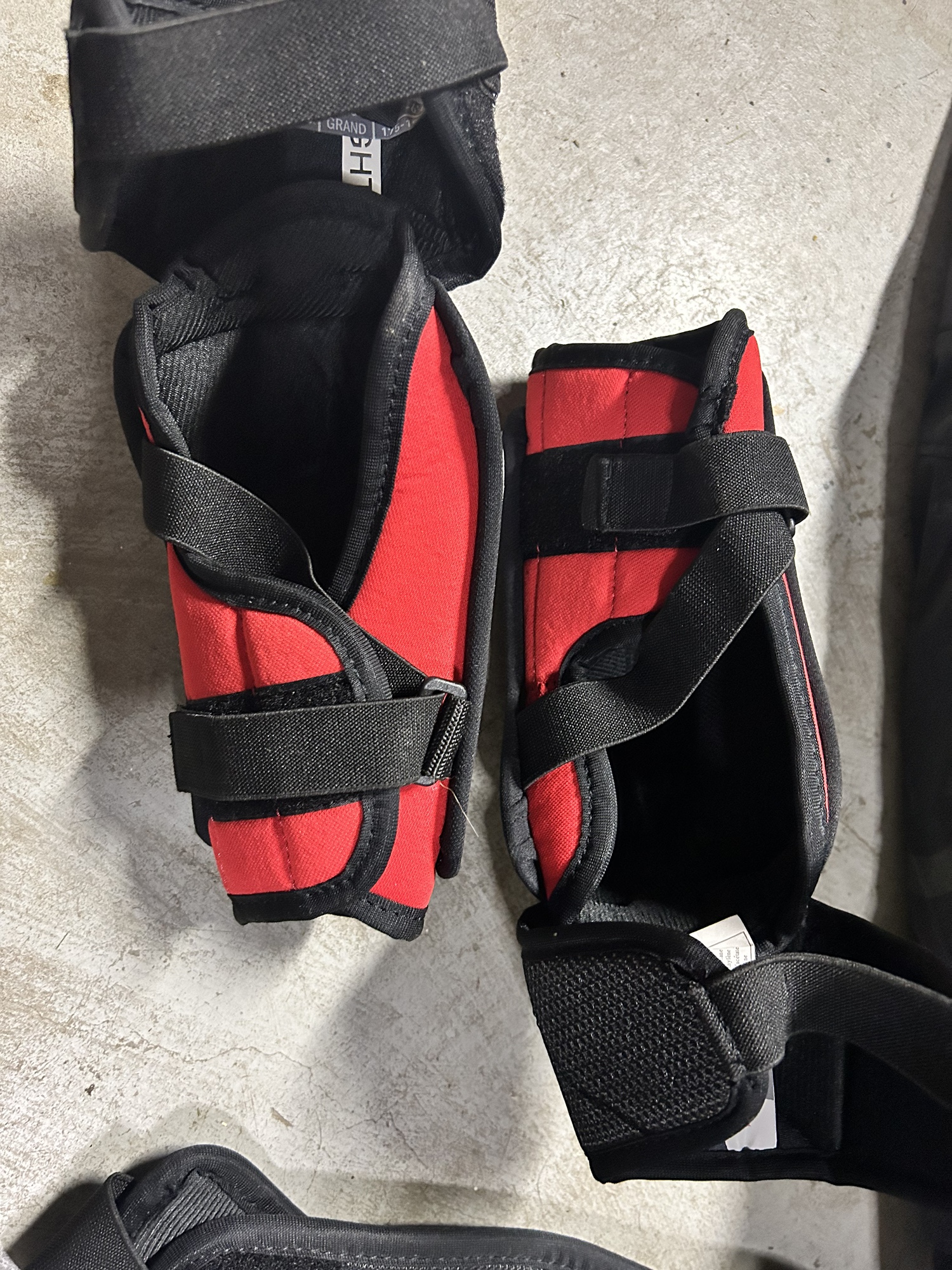 Used Large CCM RBZ 90 Elbow Pads SidelineSwap