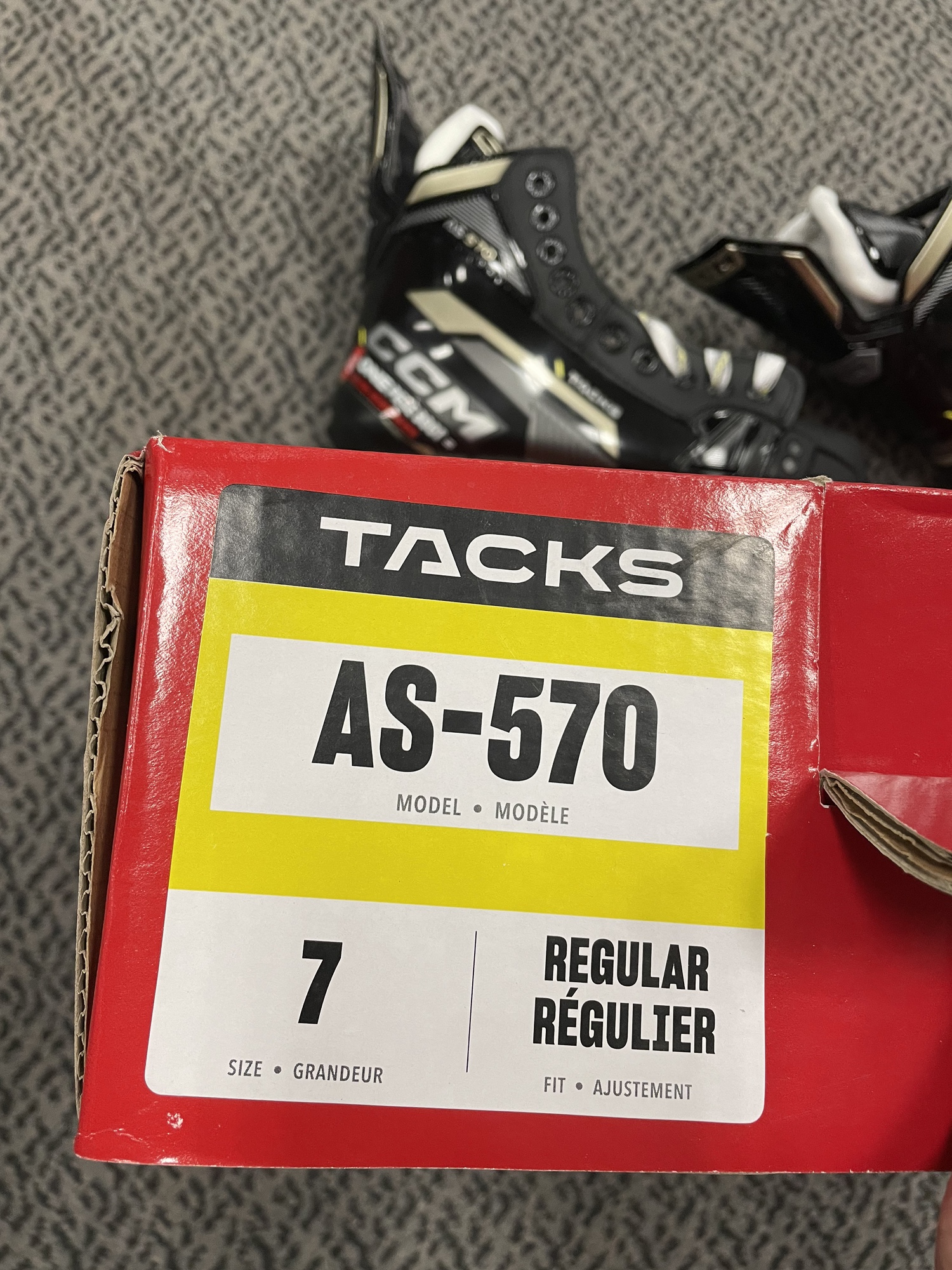 CCM Tacks AS570 Size 7 Regular Width skates SidelineSwap