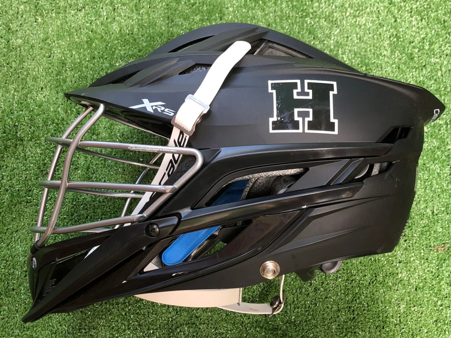 Used Cascade XRS Lacrosse Helmet SidelineSwap