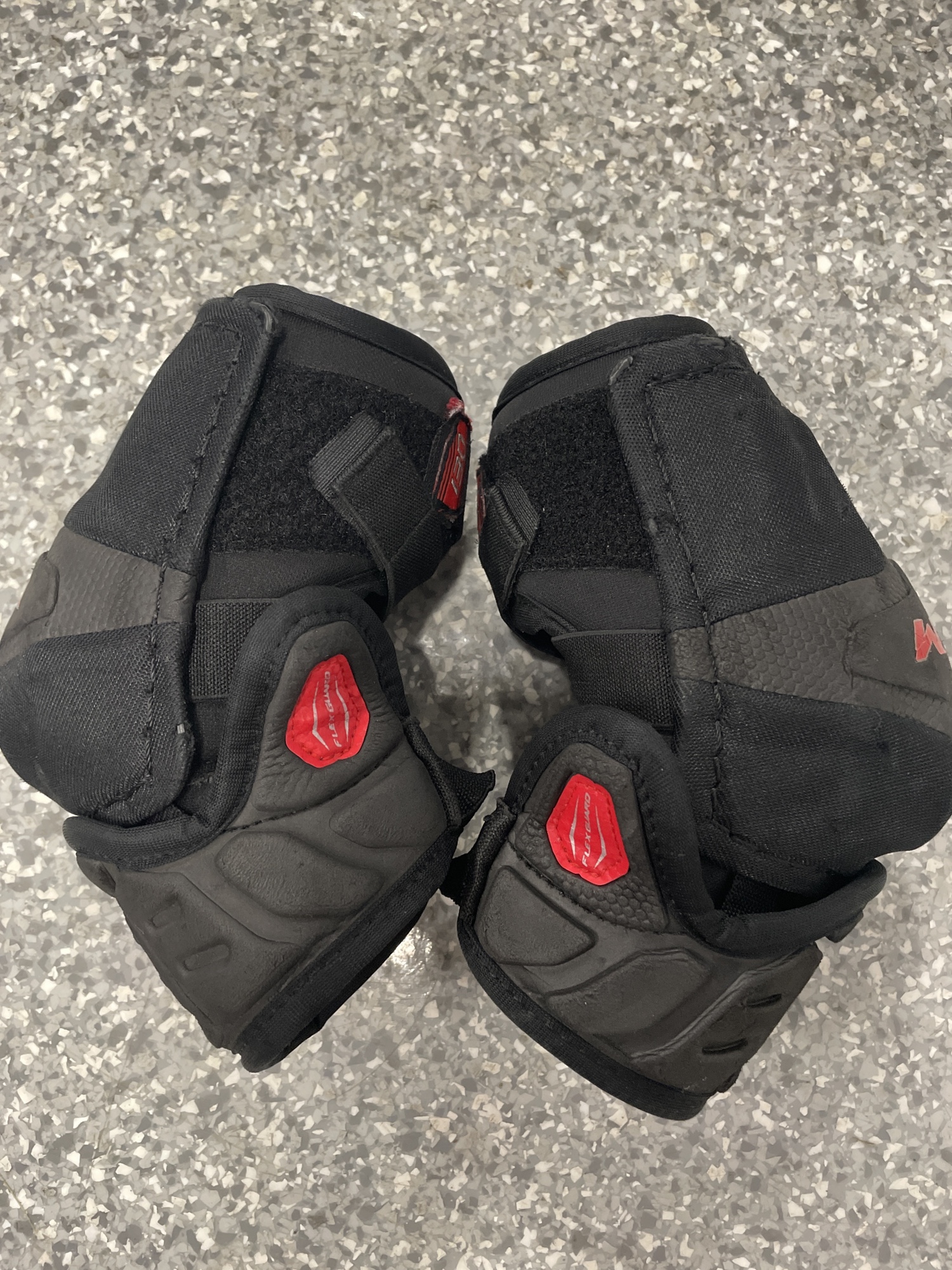 Used Small CCM RBZ 130 Elbow Pads SidelineSwap